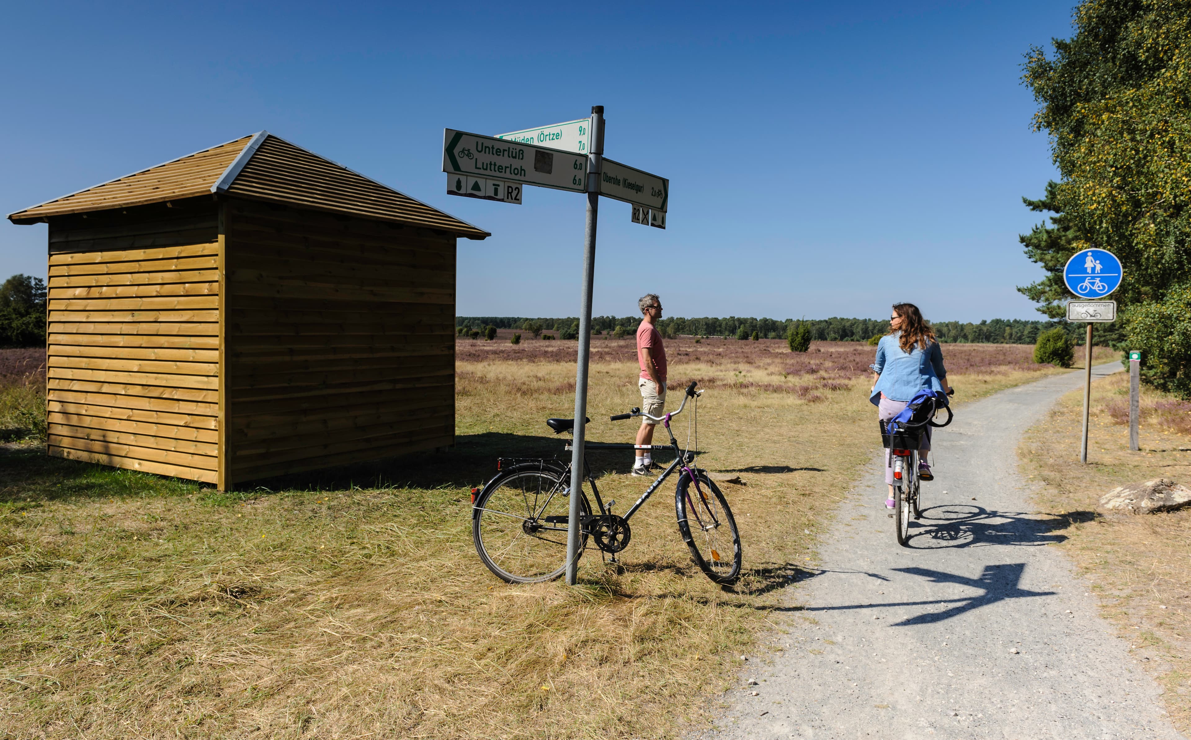 Gut beschilderte Fahrradwege durch die Lüneburger Heide