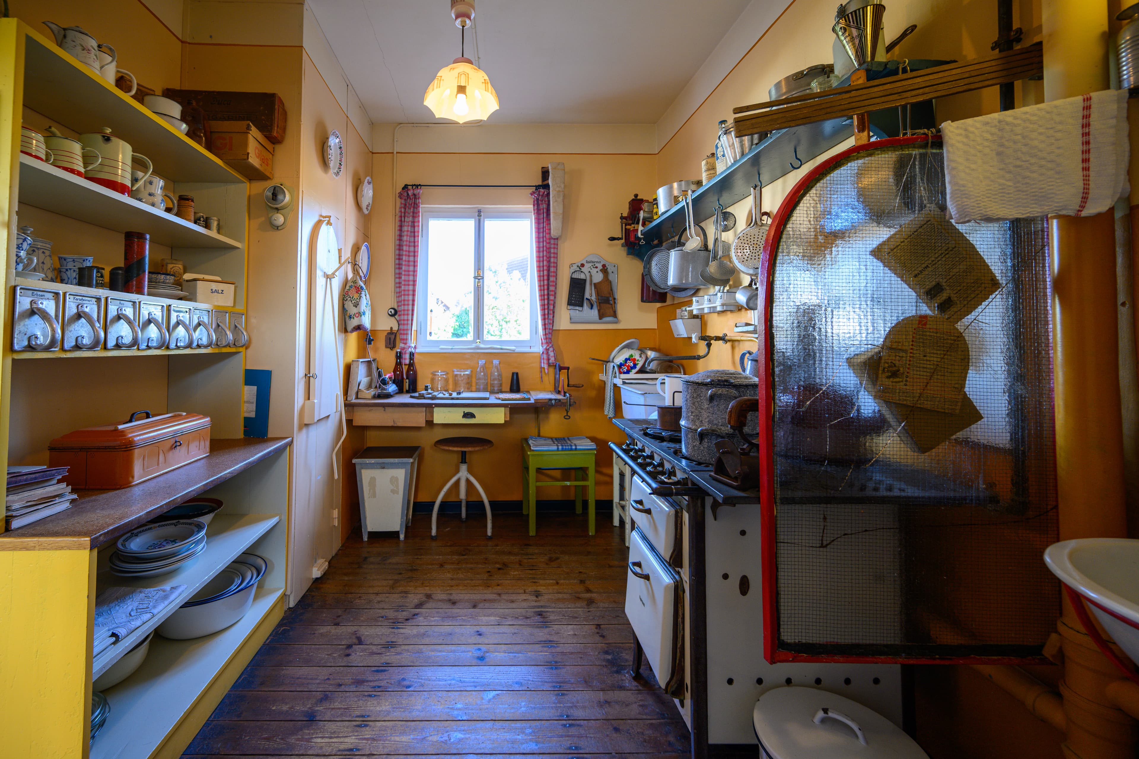 Musterküche im Otto Haesler Museum CelleShow kitchen in the Otto Haesler Museum CelleVis køkken i Otto Haesler Museum CelleToon keuken in het Otto Haesler Museum Celle