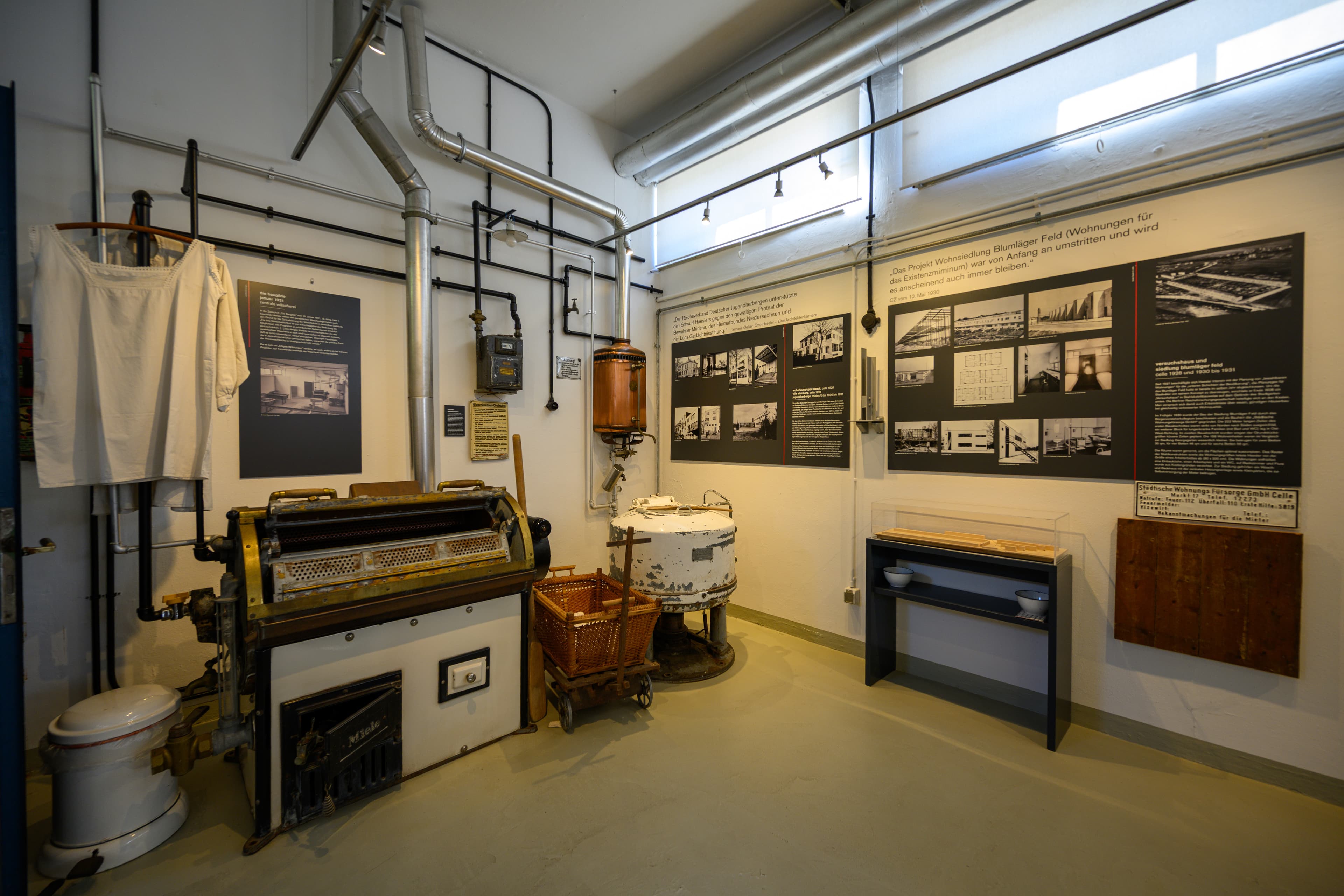 Ausstellungsraum im Otto Haesler Museum CelleExhibition room in the Otto Haesler Museum CelleUdstillingsrum i Otto Haesler Museum CelleTentoonstellingsruimte in het Otto Haesler Museum Celle