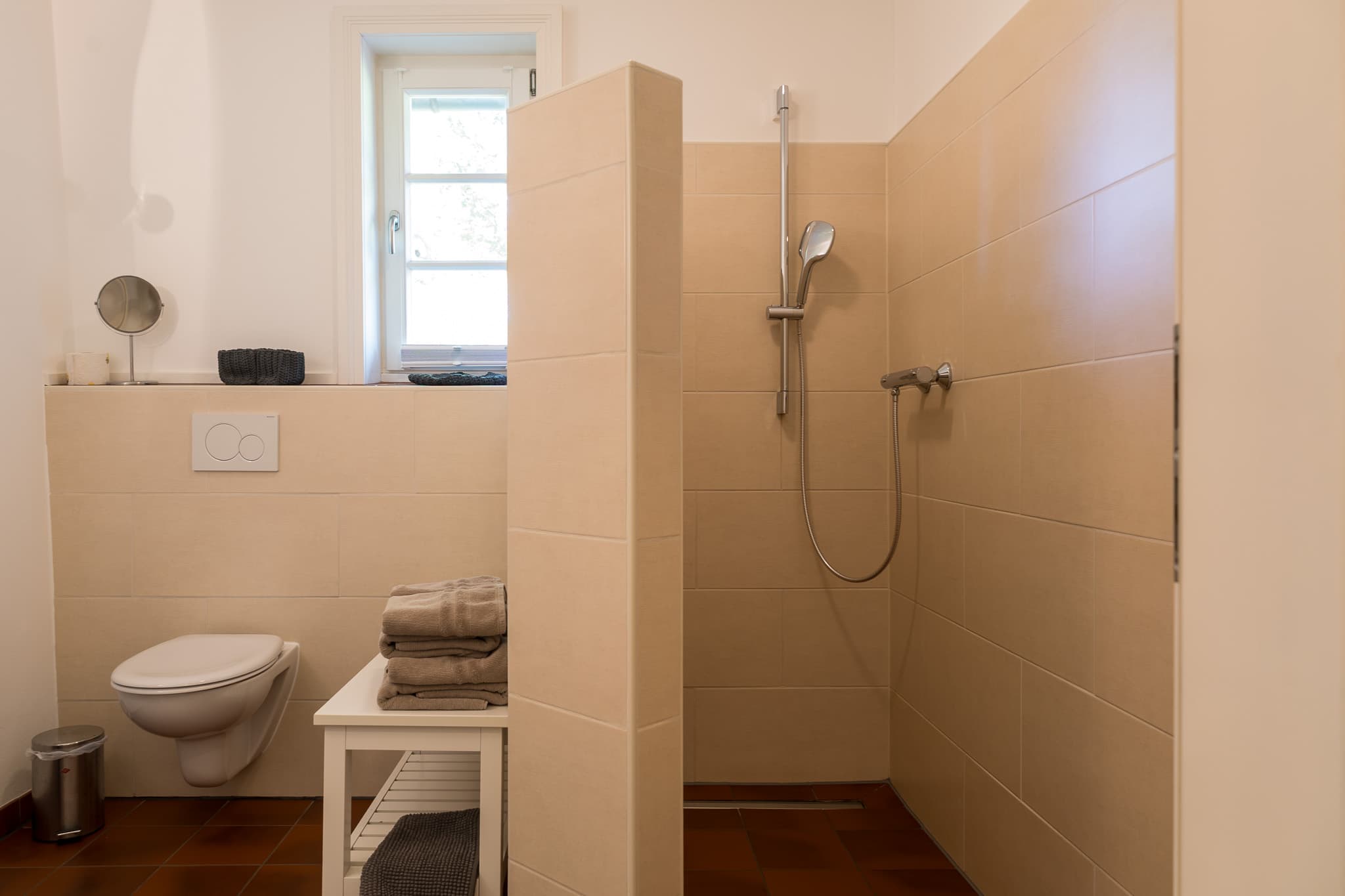 Bad mit Dusche im der Ferienwohnung Kaminzimmer in Müden in der LÜneburger Heide