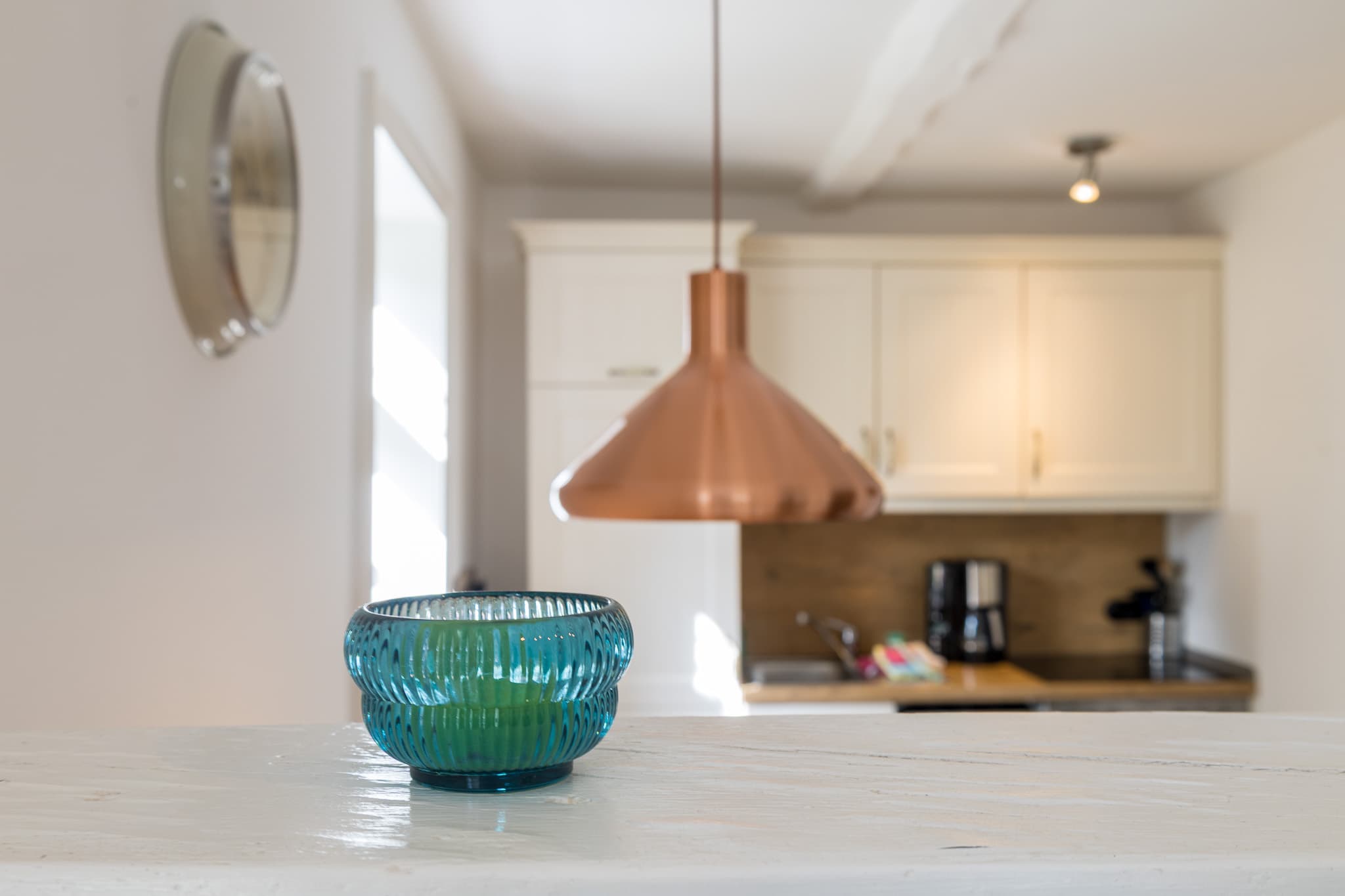 in der Küche der Ferienwohnung Kaminzimmer herrscht Landhausstil vor