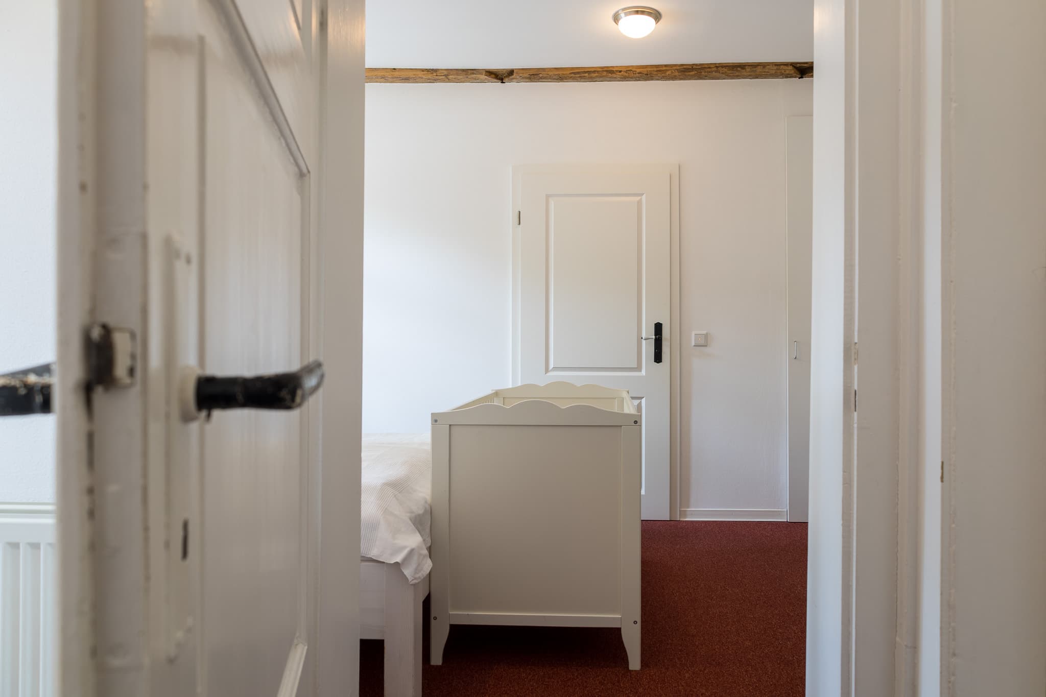 Blick ins Schlafzimmer der Ferienwohnung Ponywiese in Müden