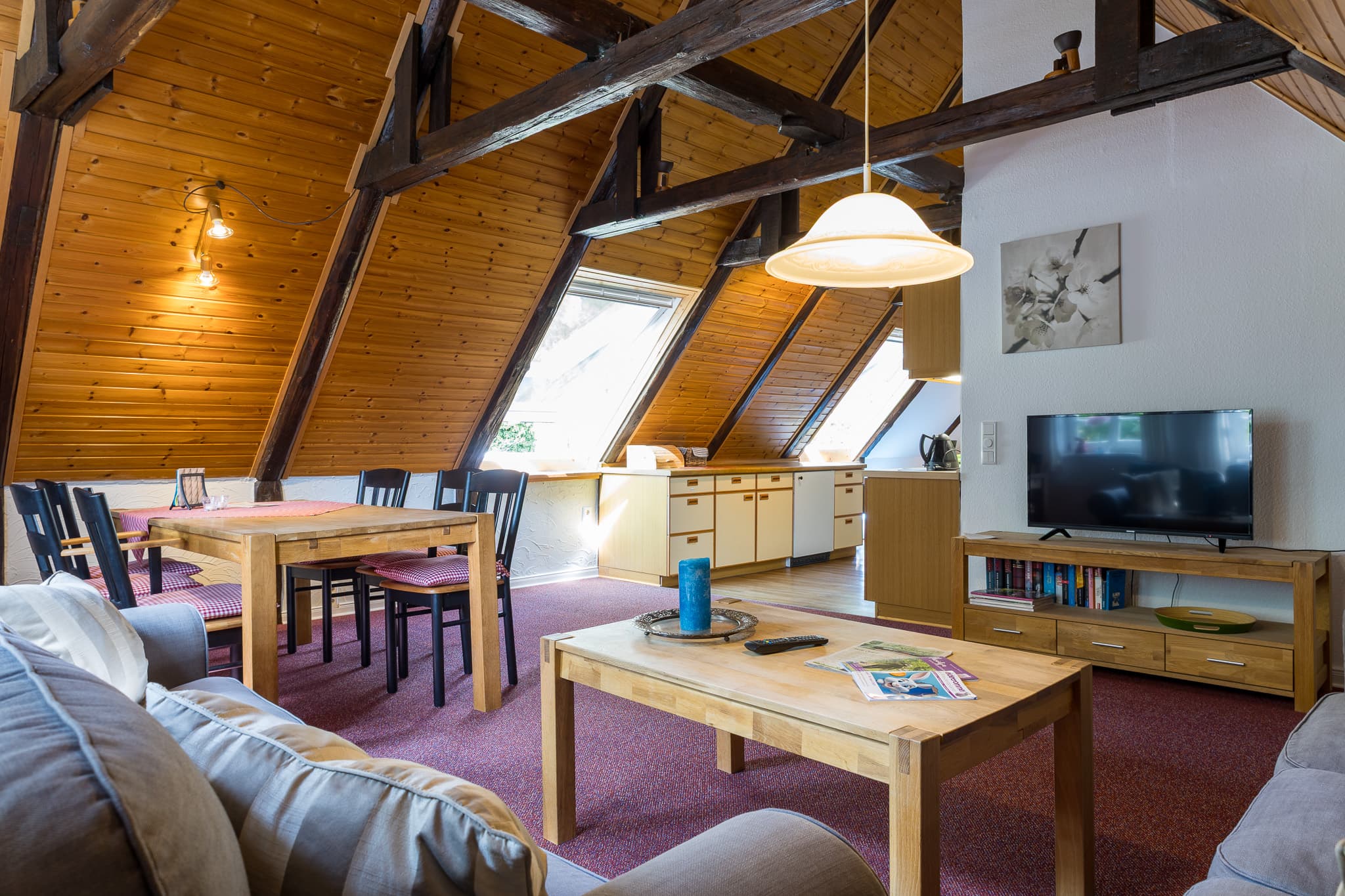 Wohn-und Essbereich in der Ferienwohnung Heuboden in Müden