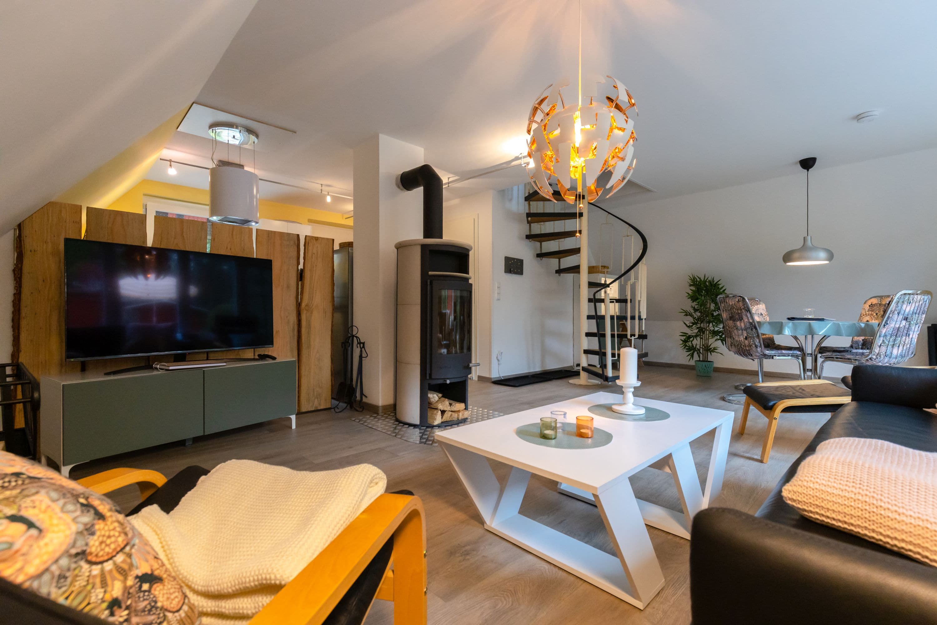 Wohnzimmer in dem Ferienhaus am See bei Hermannsburg