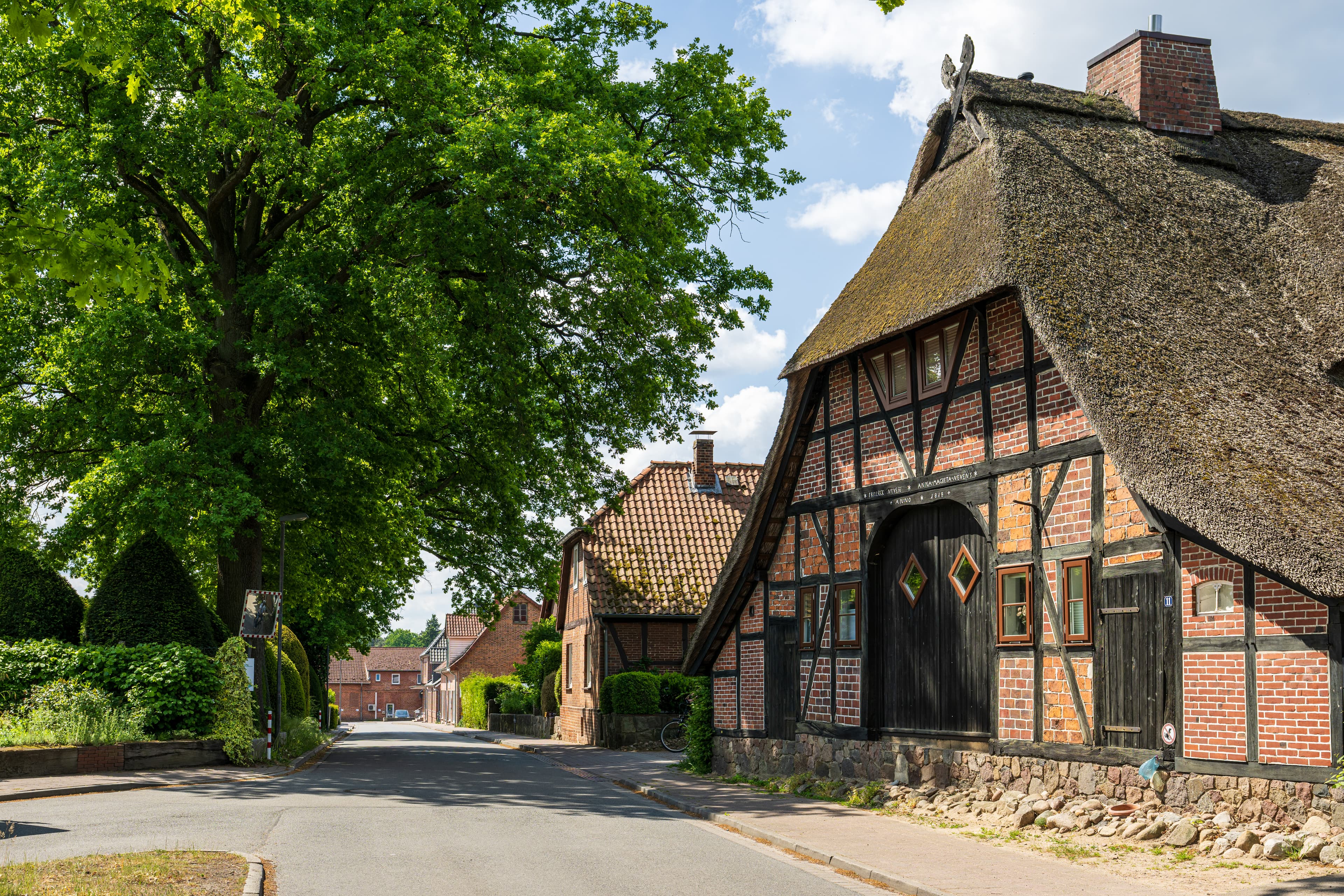 Alte Fachwerkhäuser im Dorfkern Salzhausen