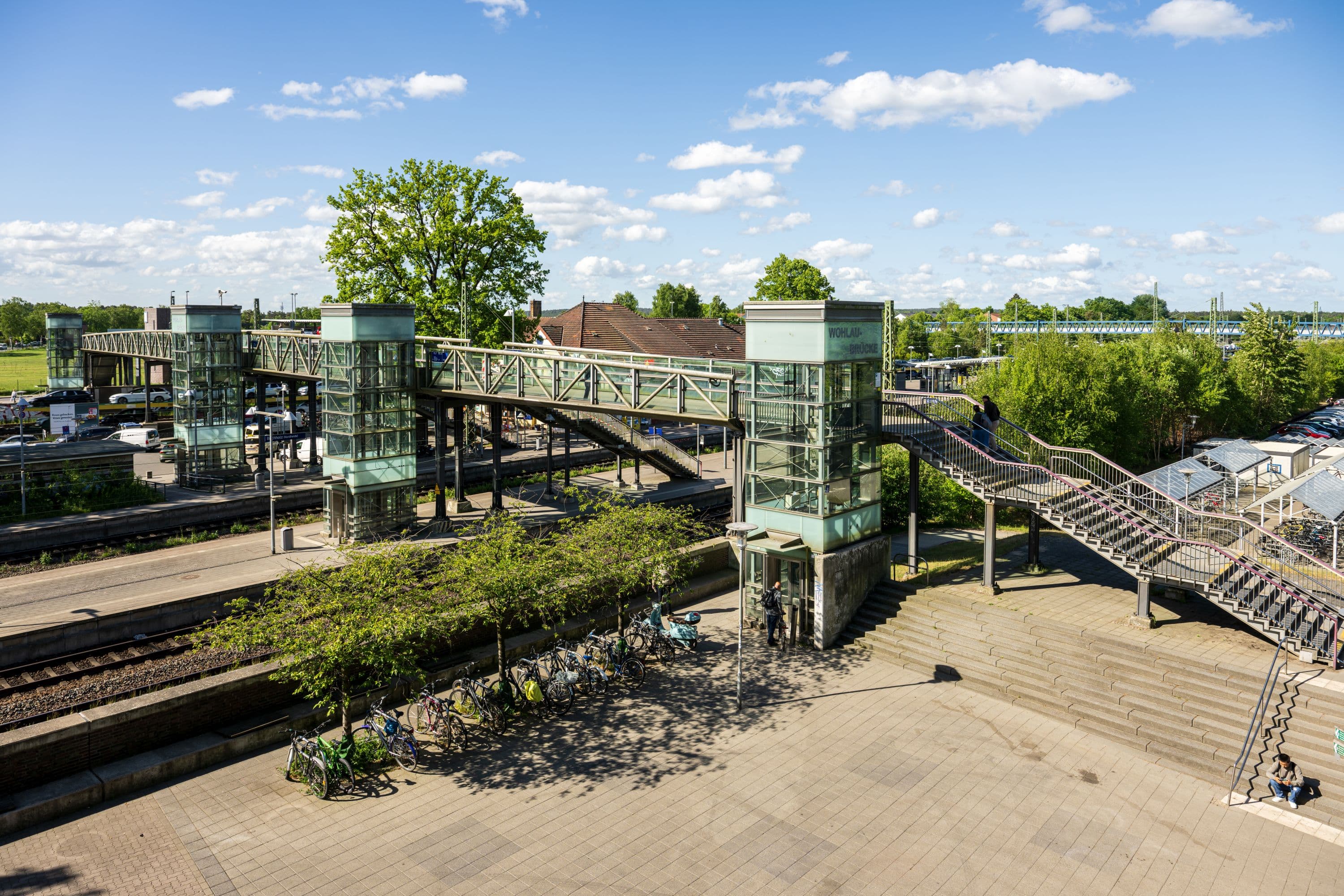 Blick auf die Bahngleise des Bahnhofs Buchholz in der Nordheide