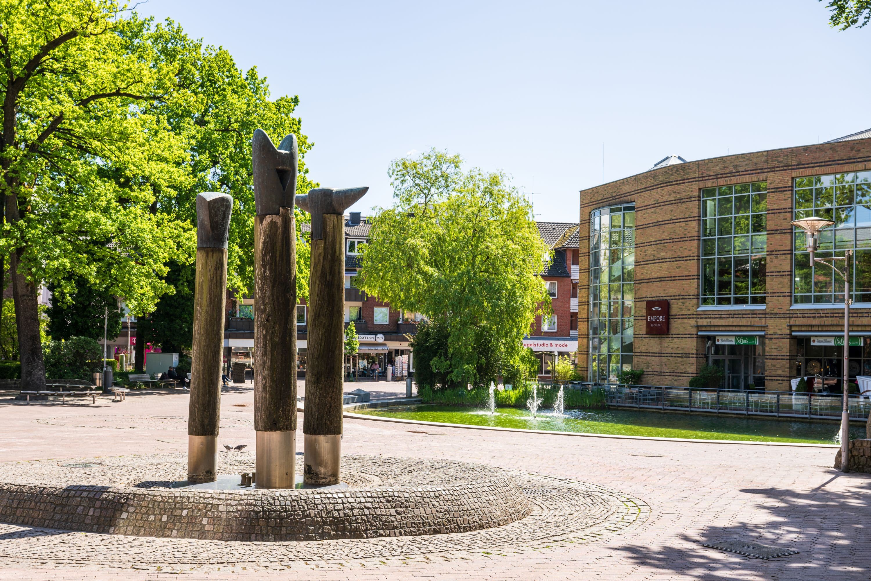 Kunst in der Innenstadt von Buchholz in der Nordheide im Frühling