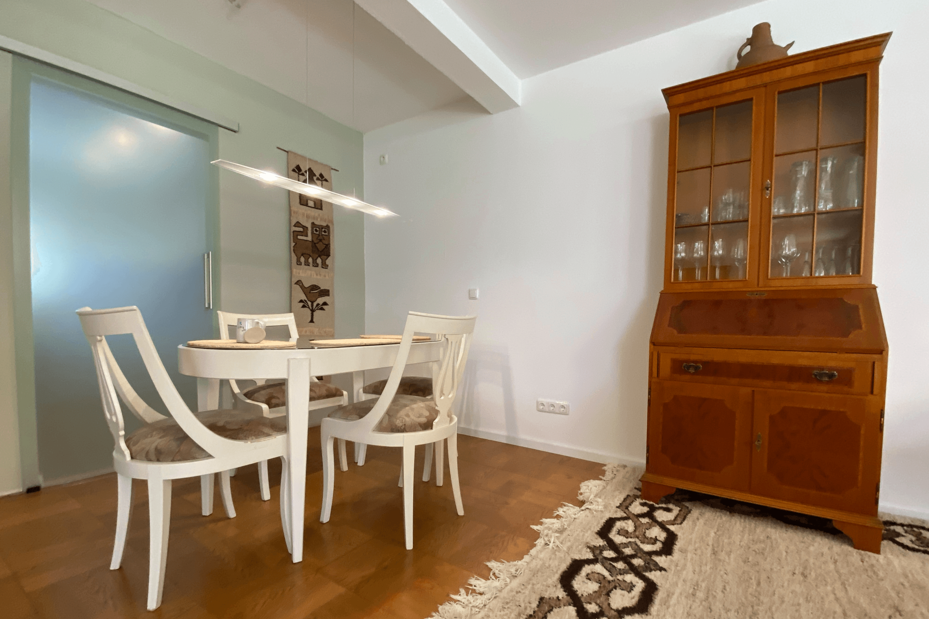 Esszimmer in der Ferienwohnung Heide-Tukkul in HermannsburgDining room in the Heide-Tukkul vacation apartment in HermannsburgSpisestue i ferielejligheden Heide-Tukkul i HermannsburgEetkamer in de vakantiewoning Heide-Tukkul in Hermannsburg