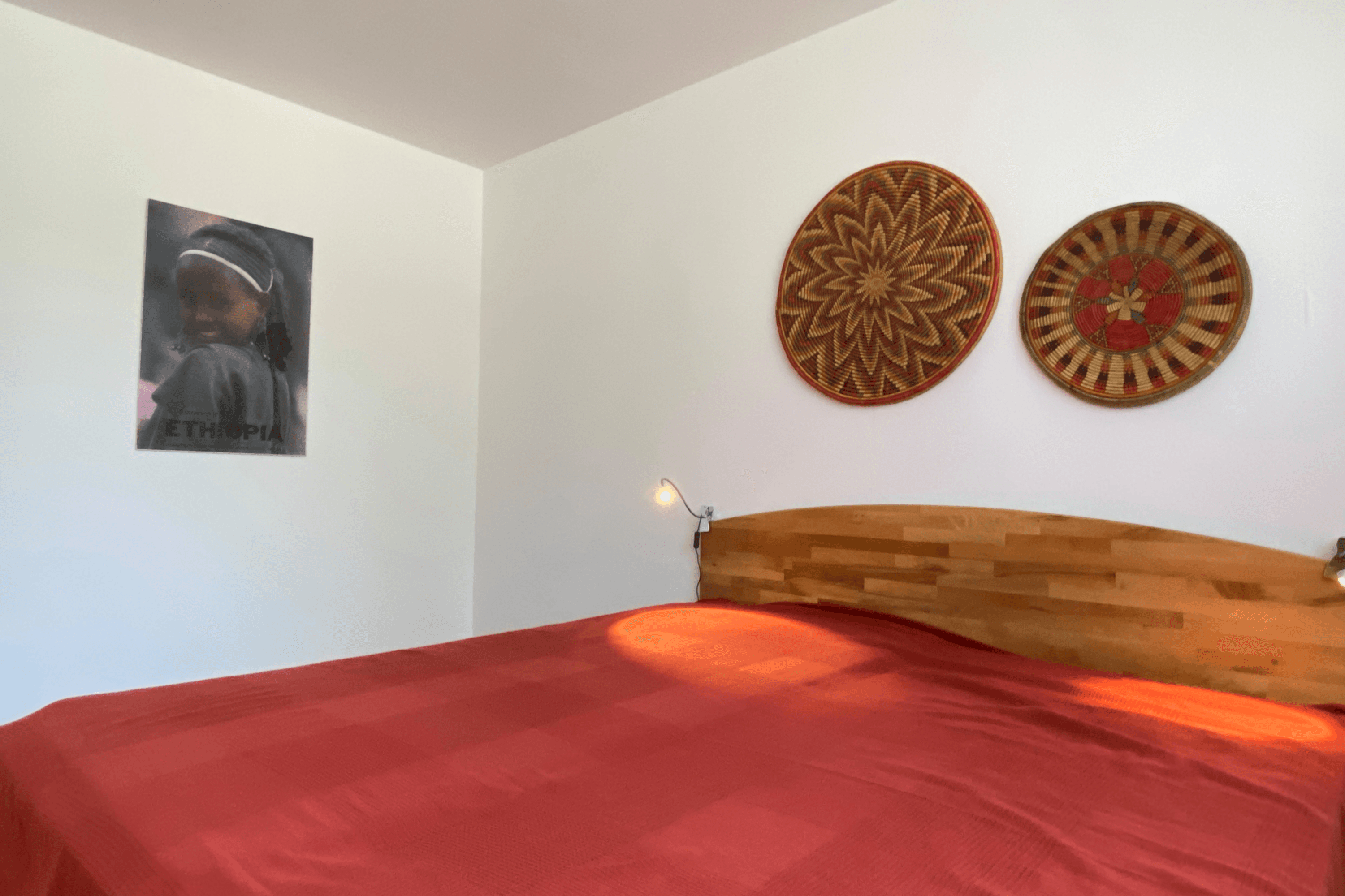 Schlafzimmer in der Ferienwohnung Heide-Tukkul in HermannsburgBedroom in the Heide-Tukkul vacation apartment in HermannsburgSoveværelse i ferielejligheden Heide-Tukkul i HermannsburgSlaapkamer in de vakantiewoning Heide-Tukkul in Hermannsburg