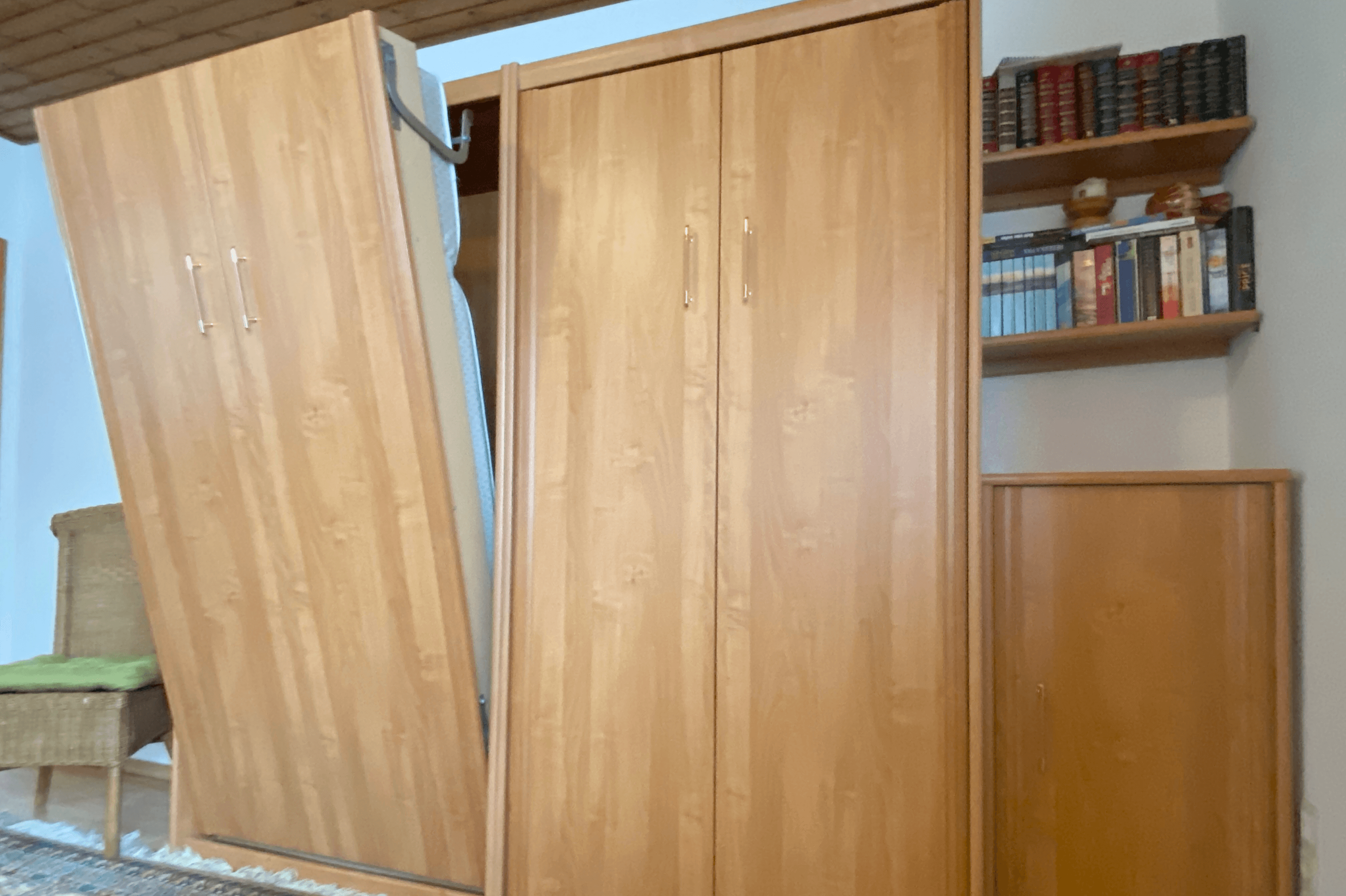 Klappbetten im Wohnzimmer in der Ferienwohnung Bädke in Müden Örtze