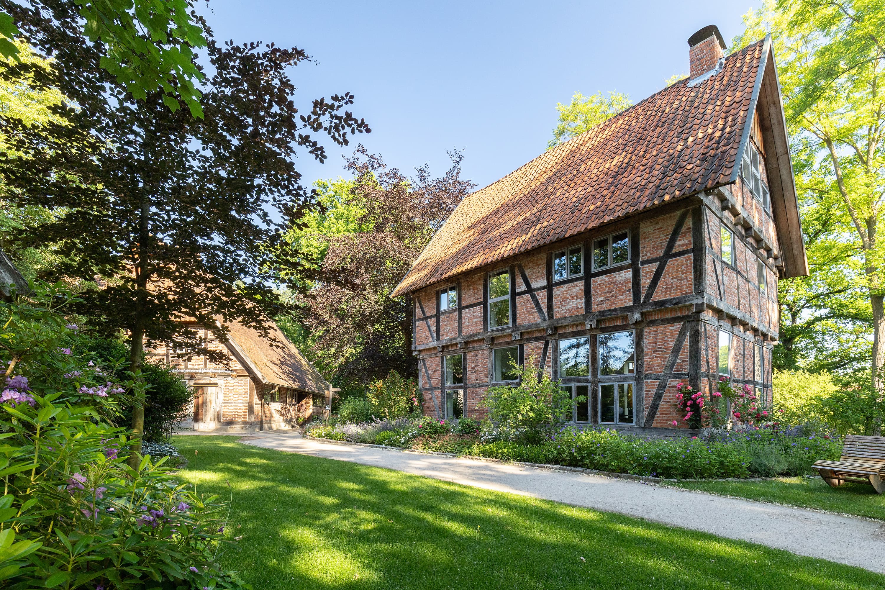 Außenaufnahmen vom Hotel WildLand im Wietze