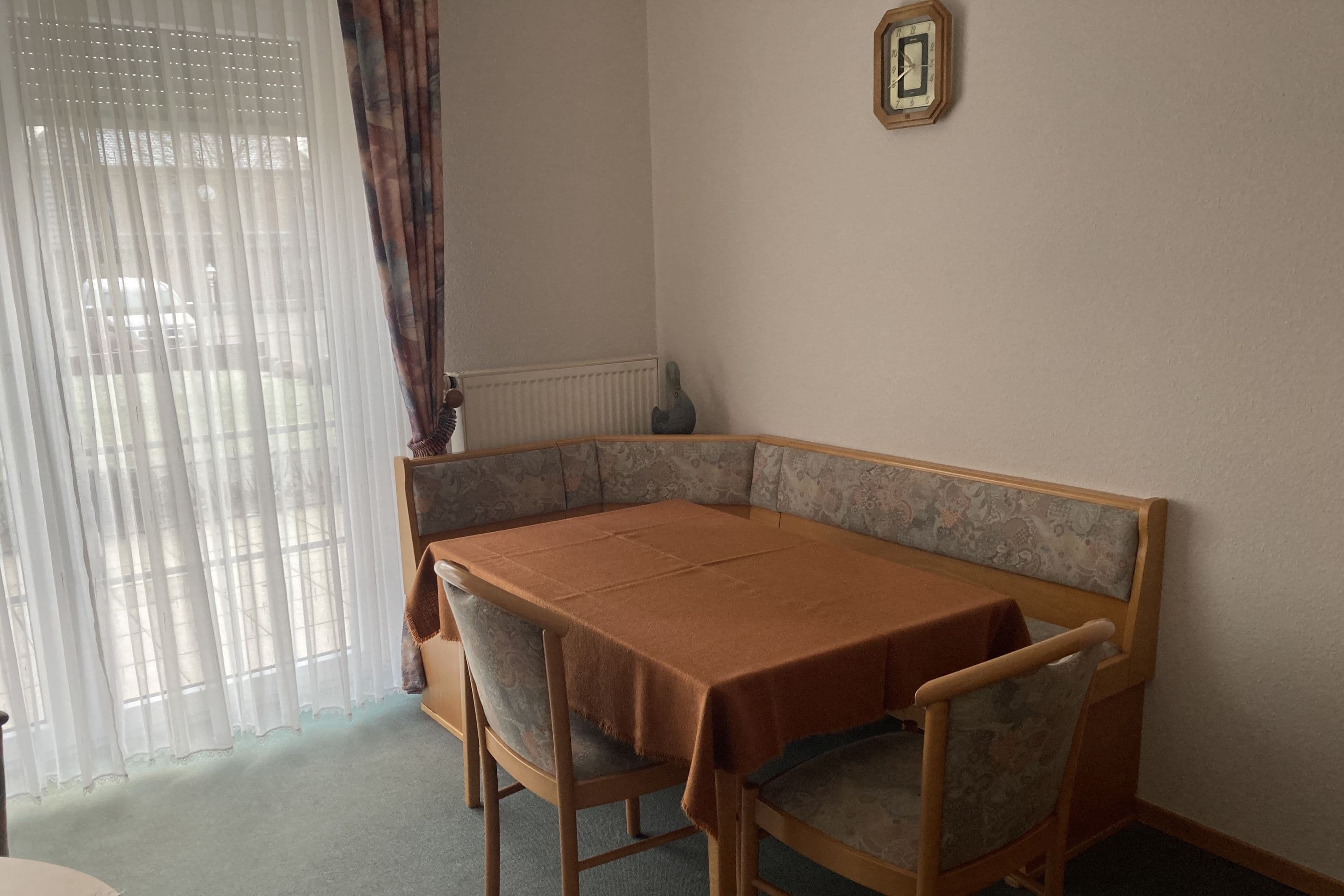 Essbereich in der Ferienwohnung zum Becklinger Holz Bergen