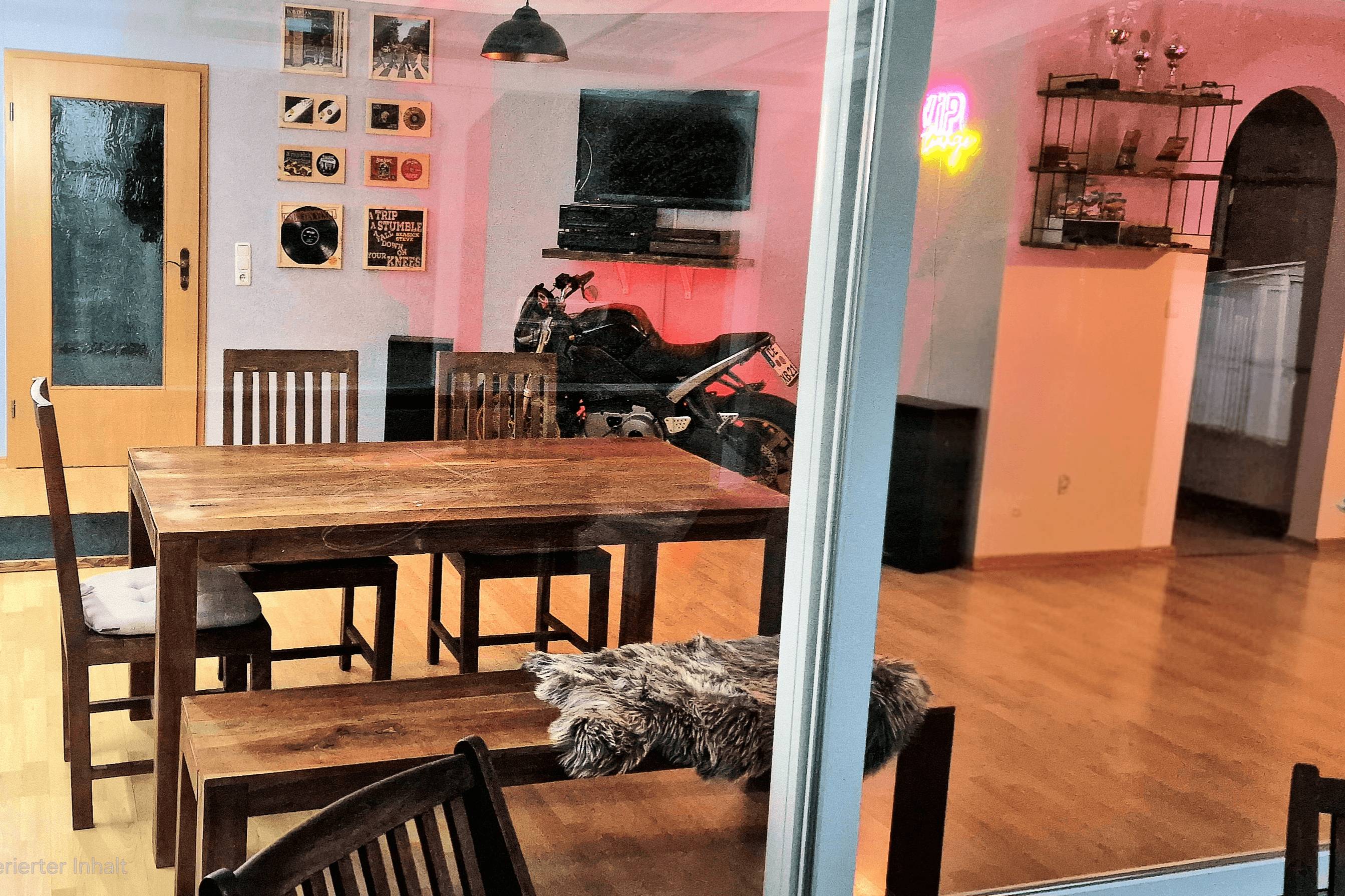 Ferienwohnung Allerdings Blick von der Terrasse ins Wohnzimmer in Wietze-Hornbostel