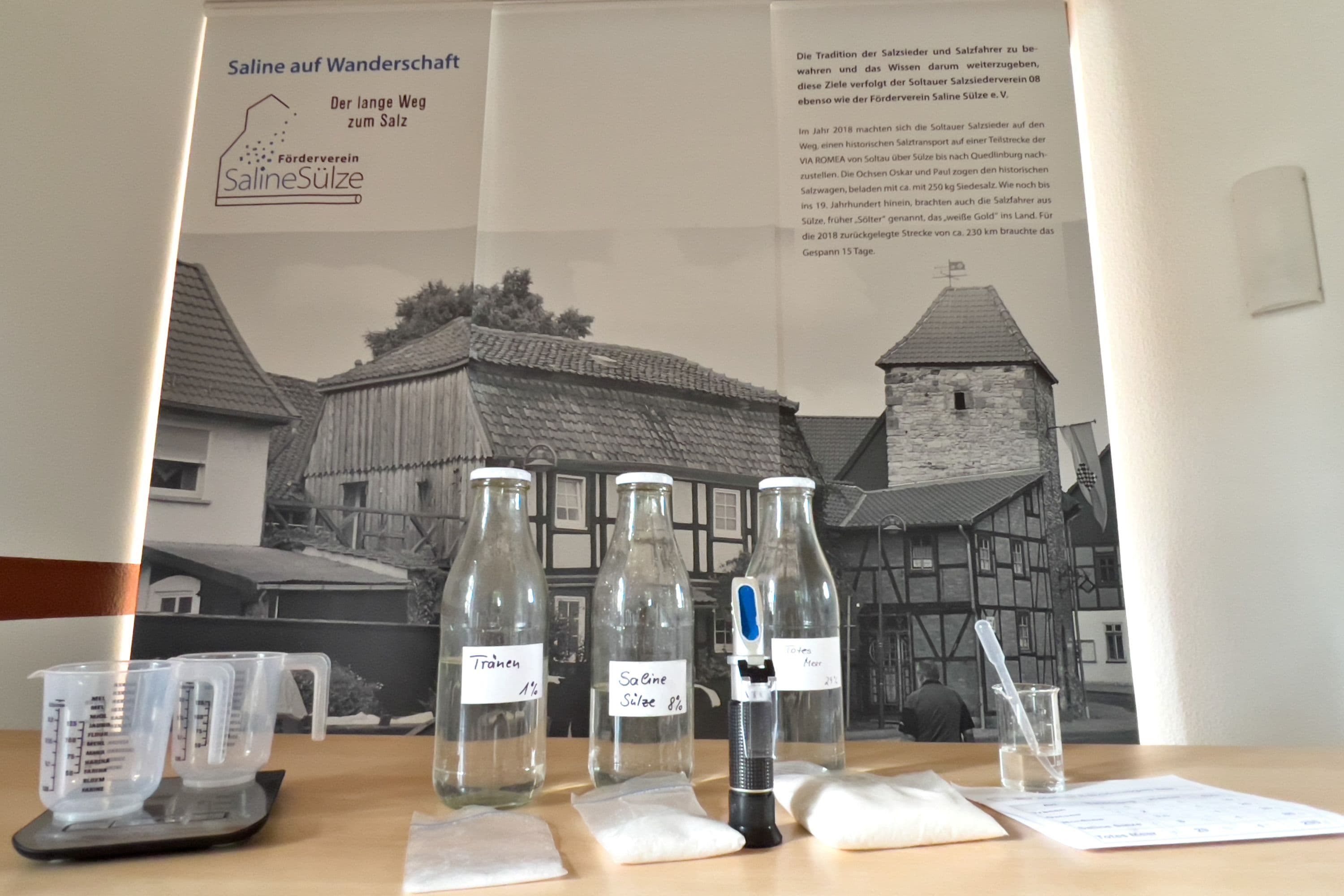 Kleine Versuchsanordnung im Labor im Salinenmuseum Sülze