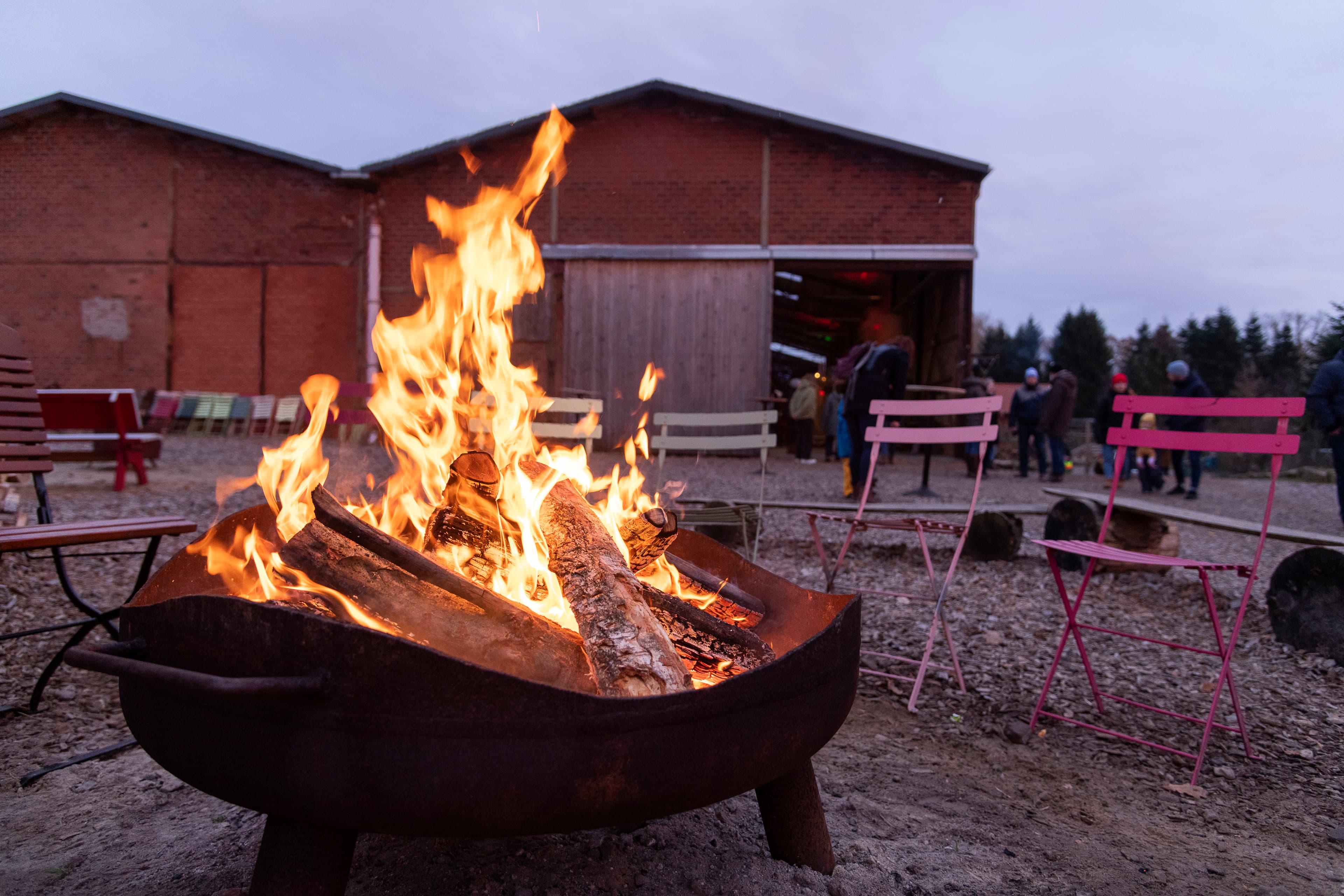 Hof an den Teichen, Feuerkorb