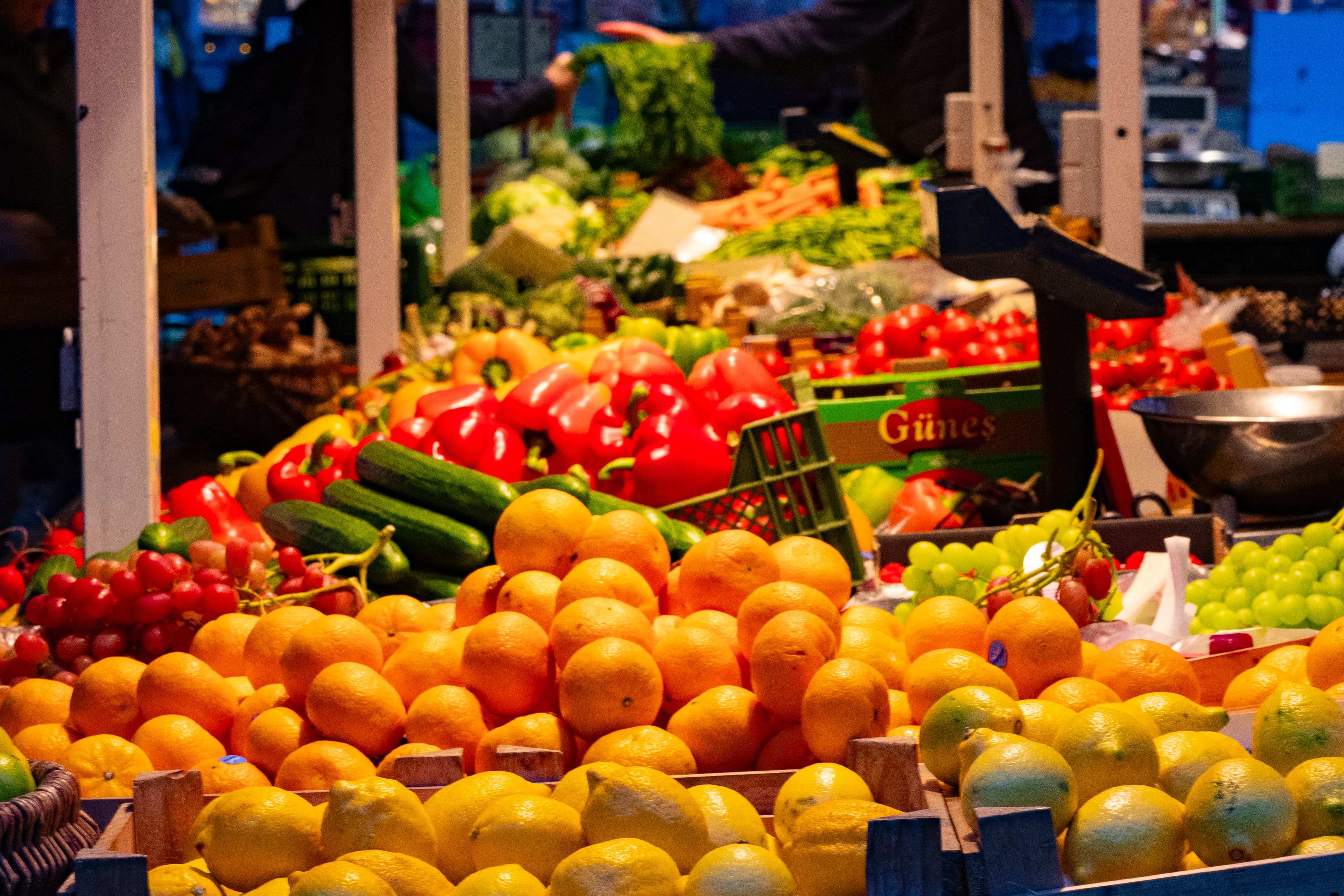 Frisches Obst und Gemüse auf dem Wochenmarkt