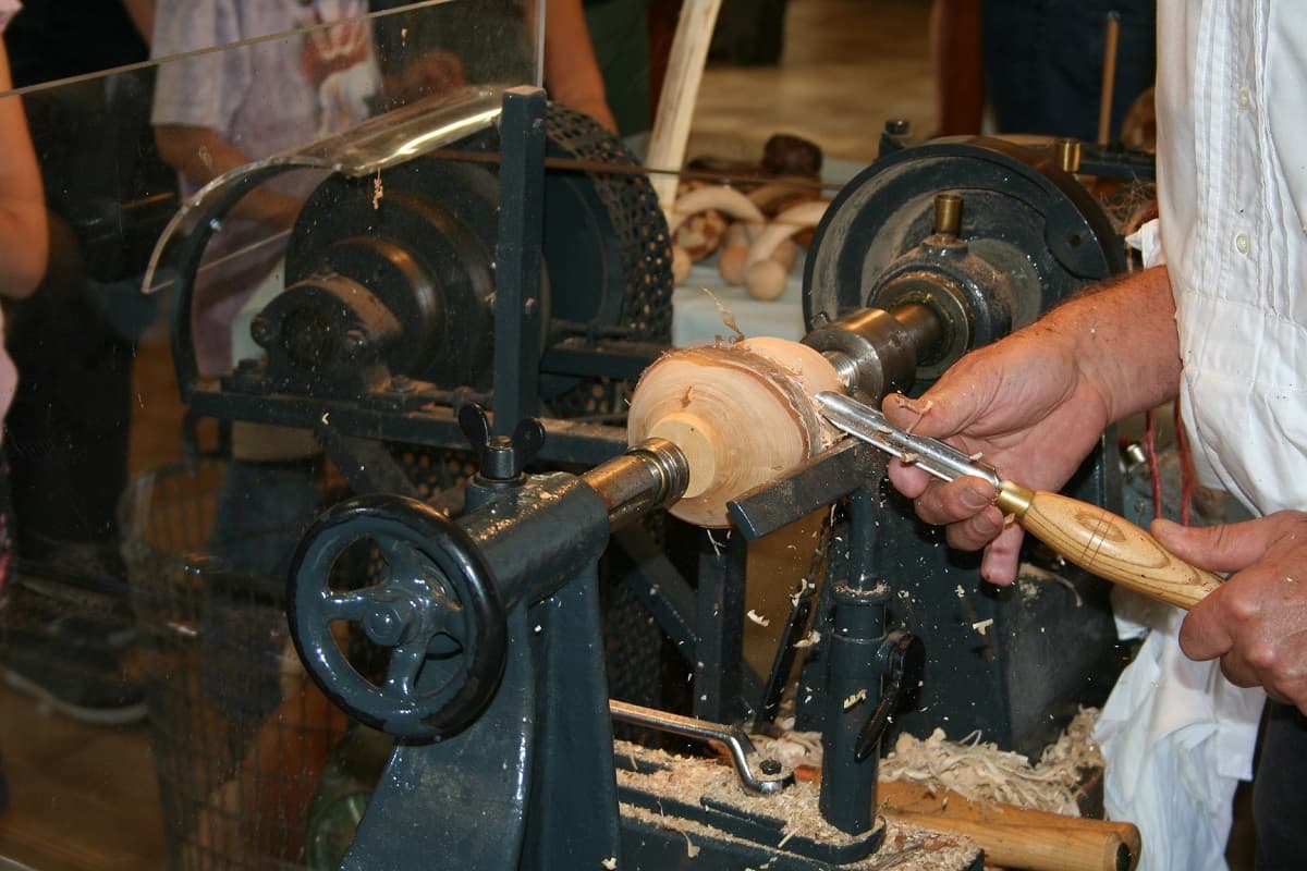 Drechseln im Dorfmuseum Langlingen