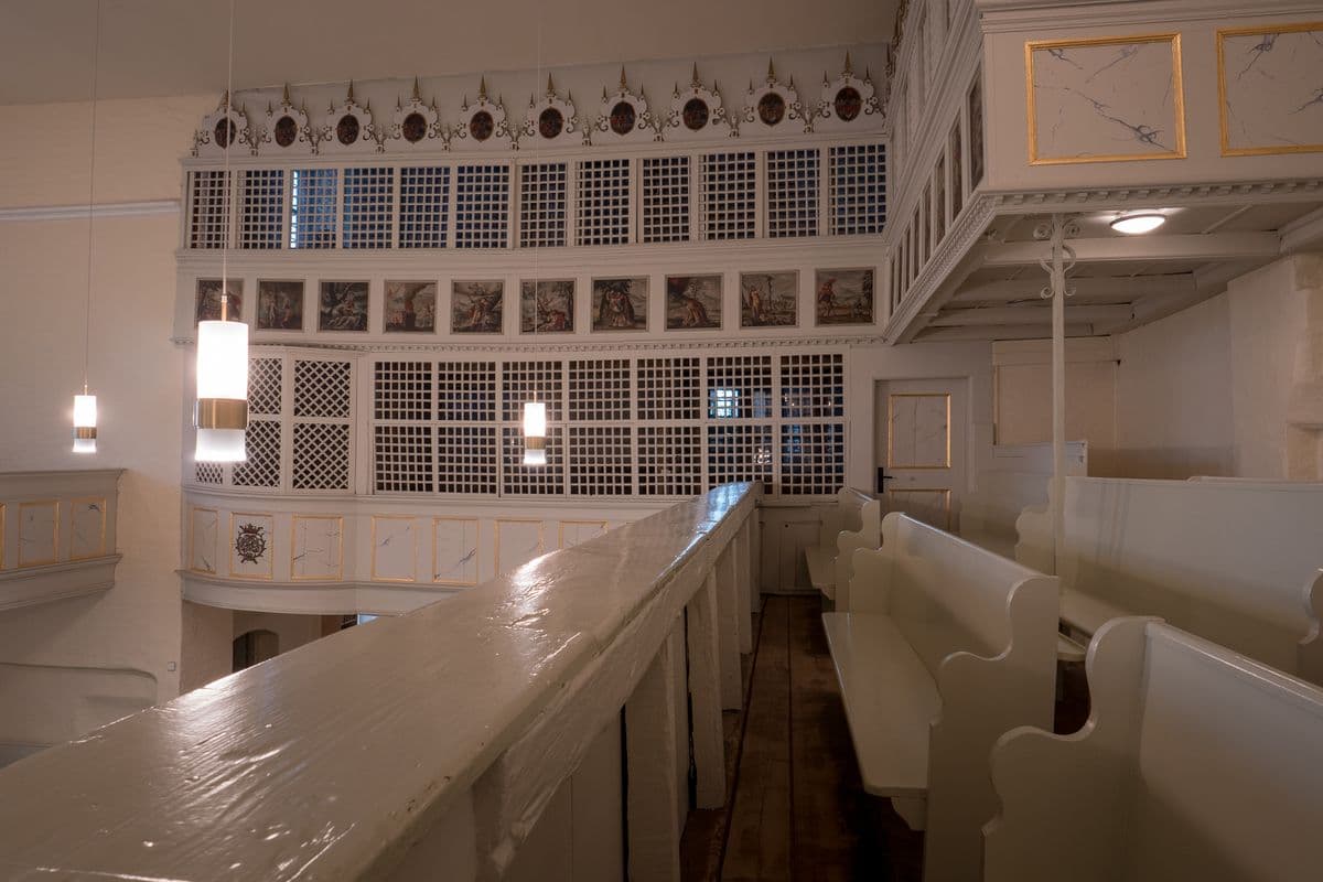 Der Oberrang mit Blick auf die Klosterkirche