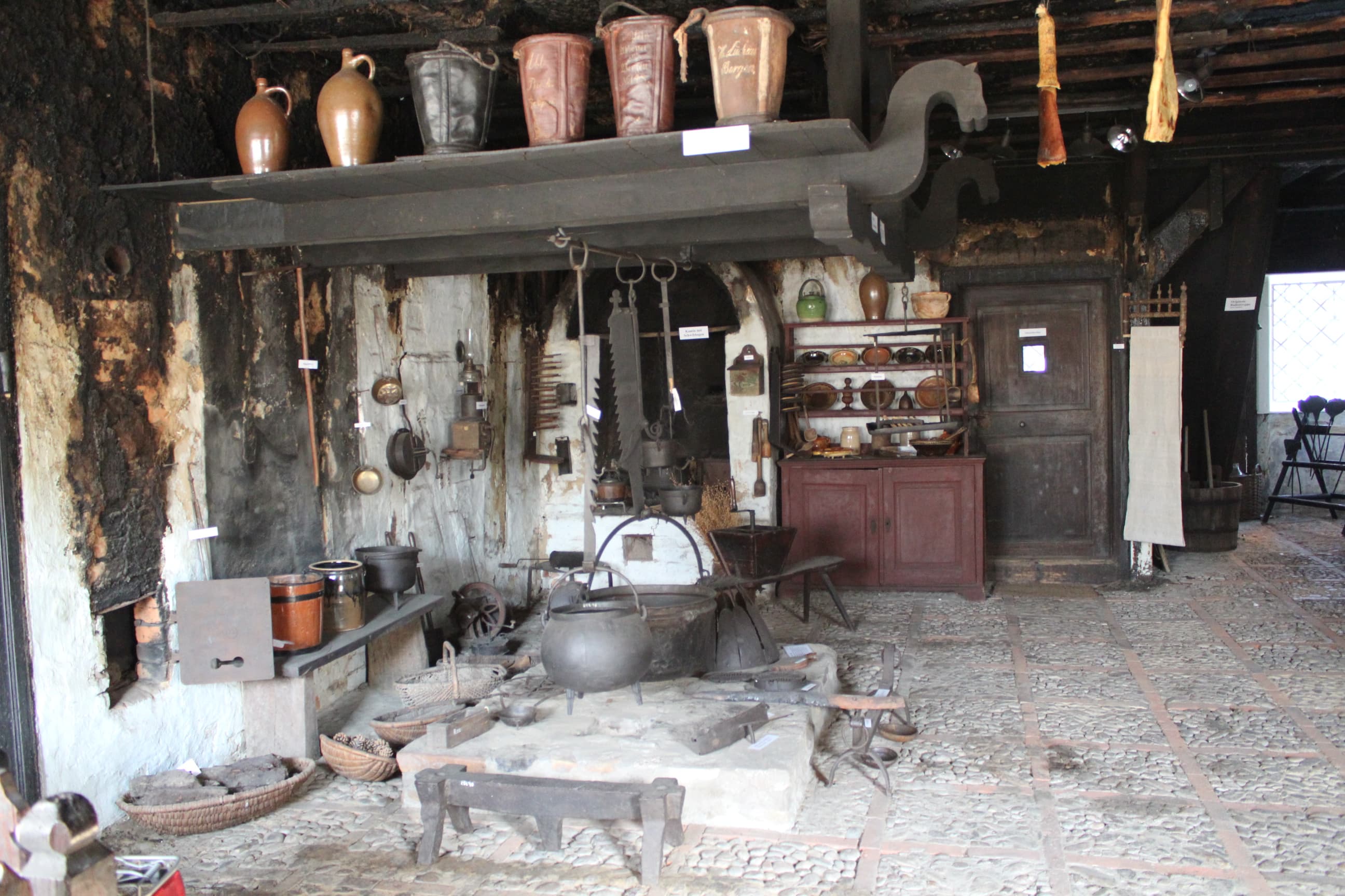 Feuerstelle im Haupthaus des Museum Römstedthaus in Bergen
