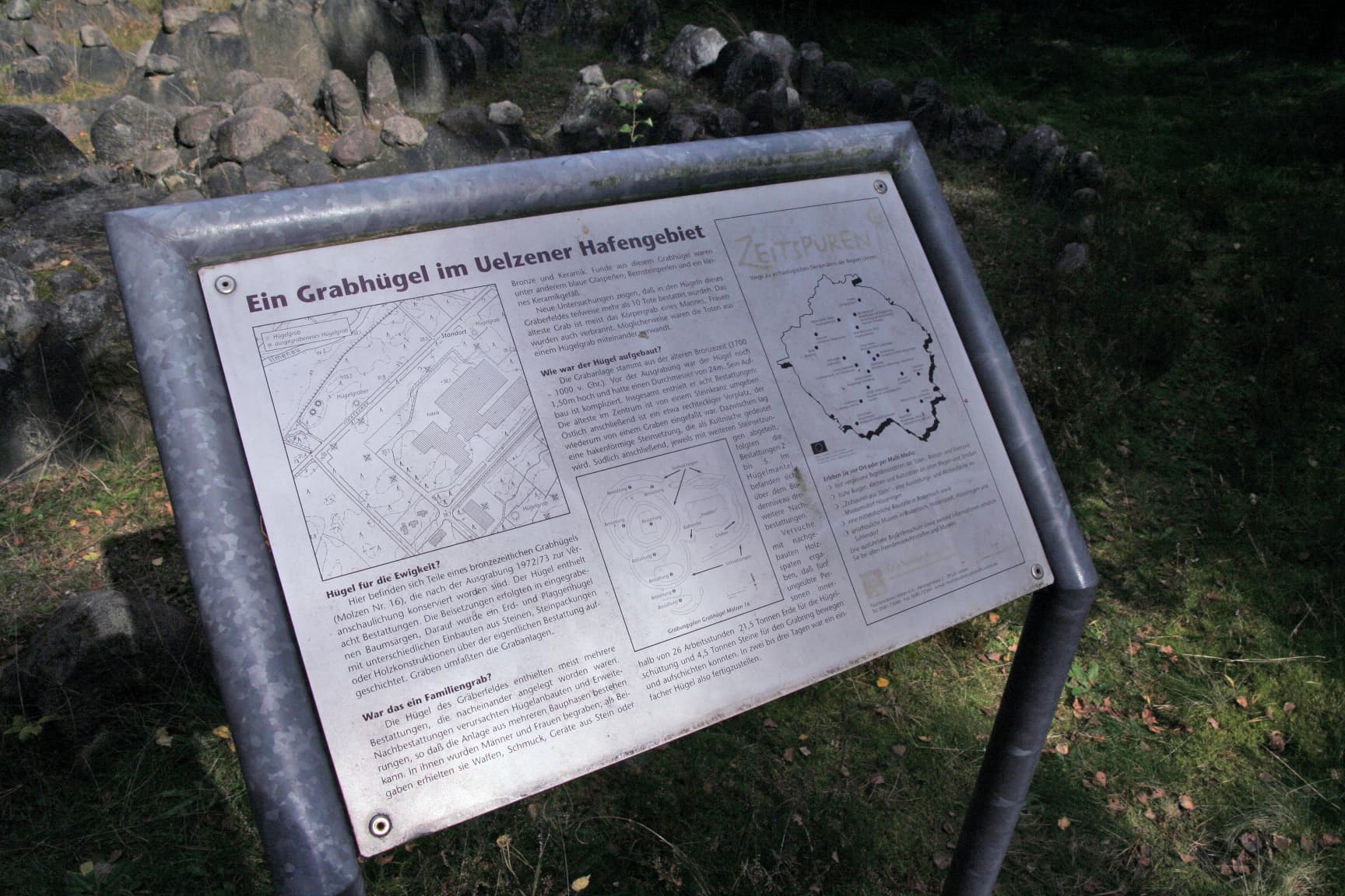 Informationsschild Bronzezeitliche Grabanlage Uelzen