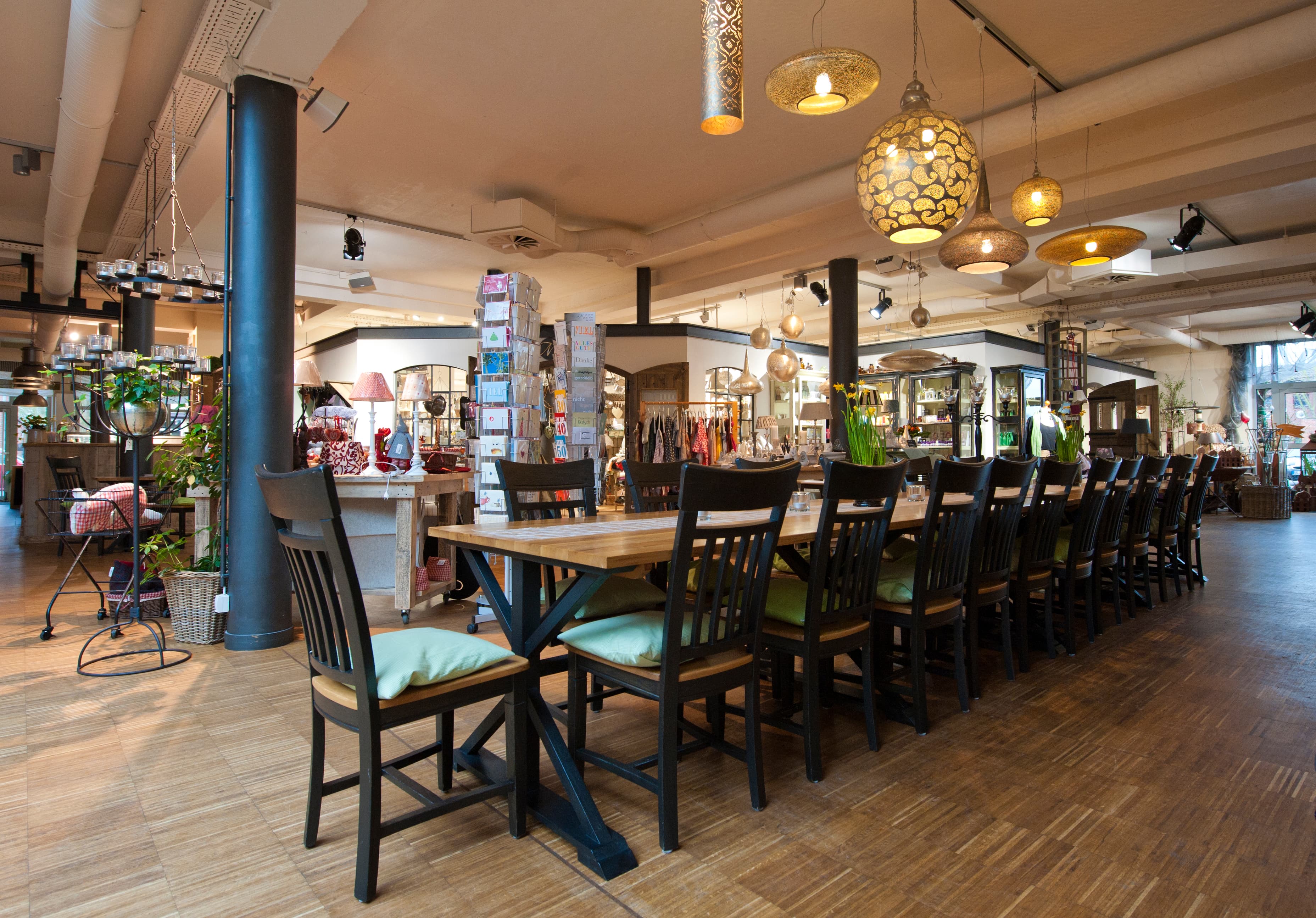 MItten in der Markthalle