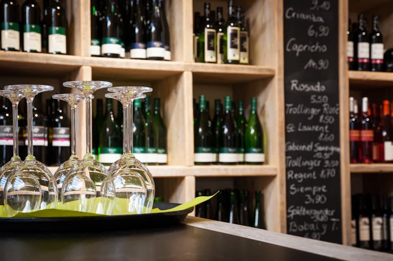 Einladend: Die Vinothek