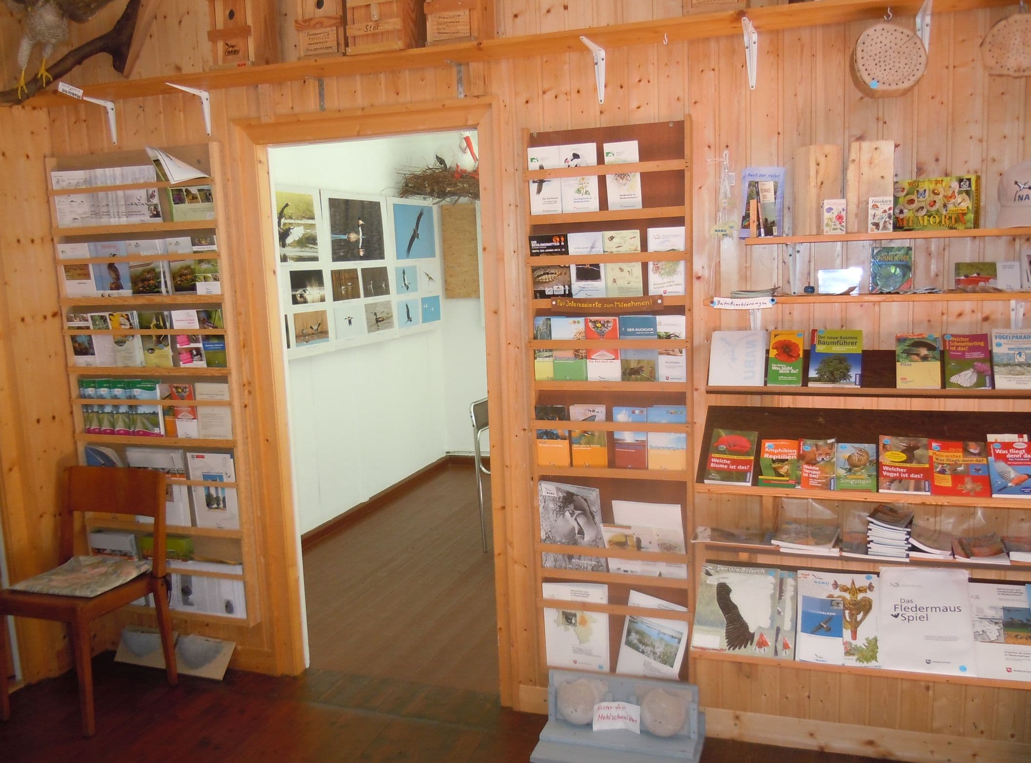 Im Flur gibt es vielfältige Informationen.