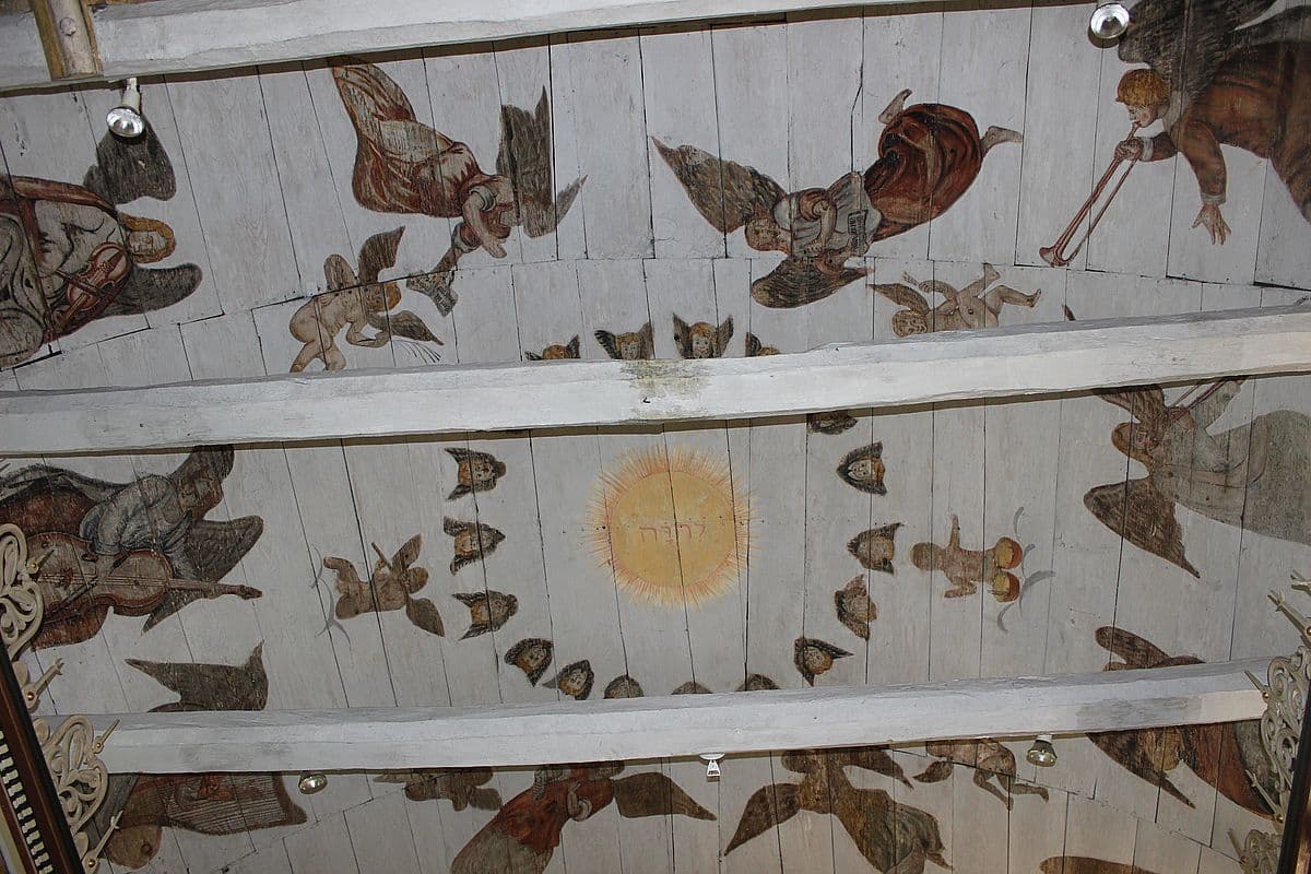 Innenansicht der Decke der Moisburger Kirche