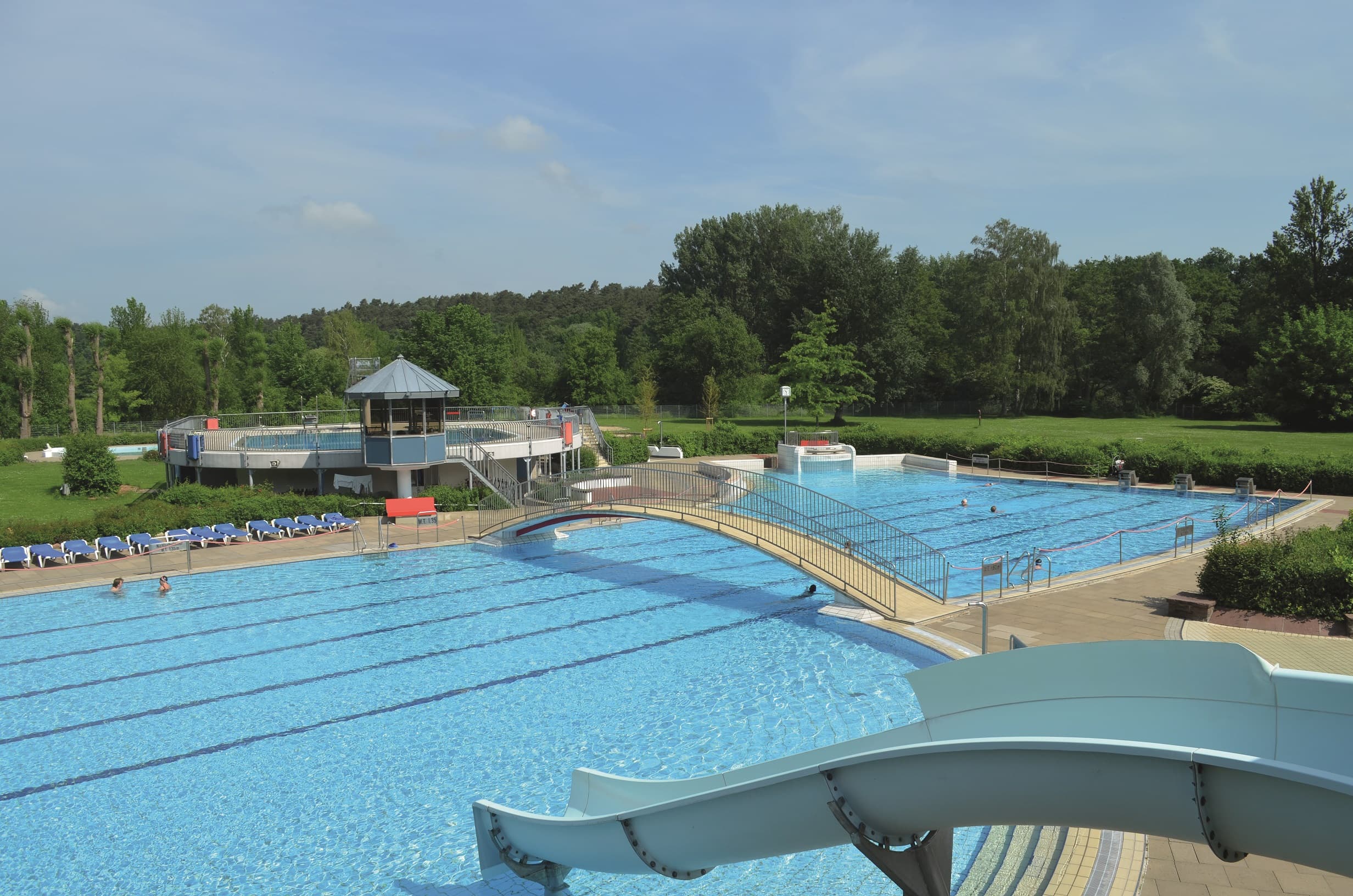 Rosenbad in Bad Bevensen in großzügiger idyllischer Lage, zwischen Wald, Kurpark und Ilmenau