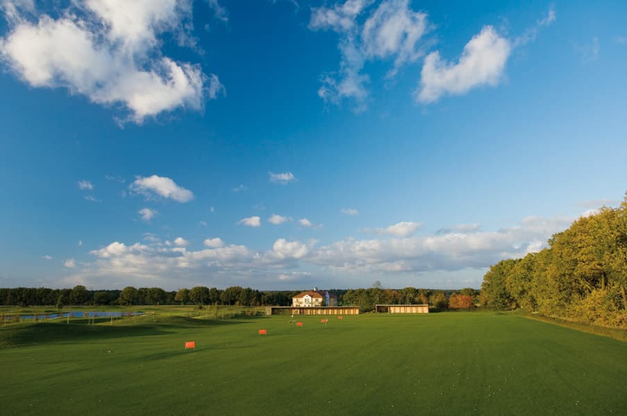 Driving Range der Academy