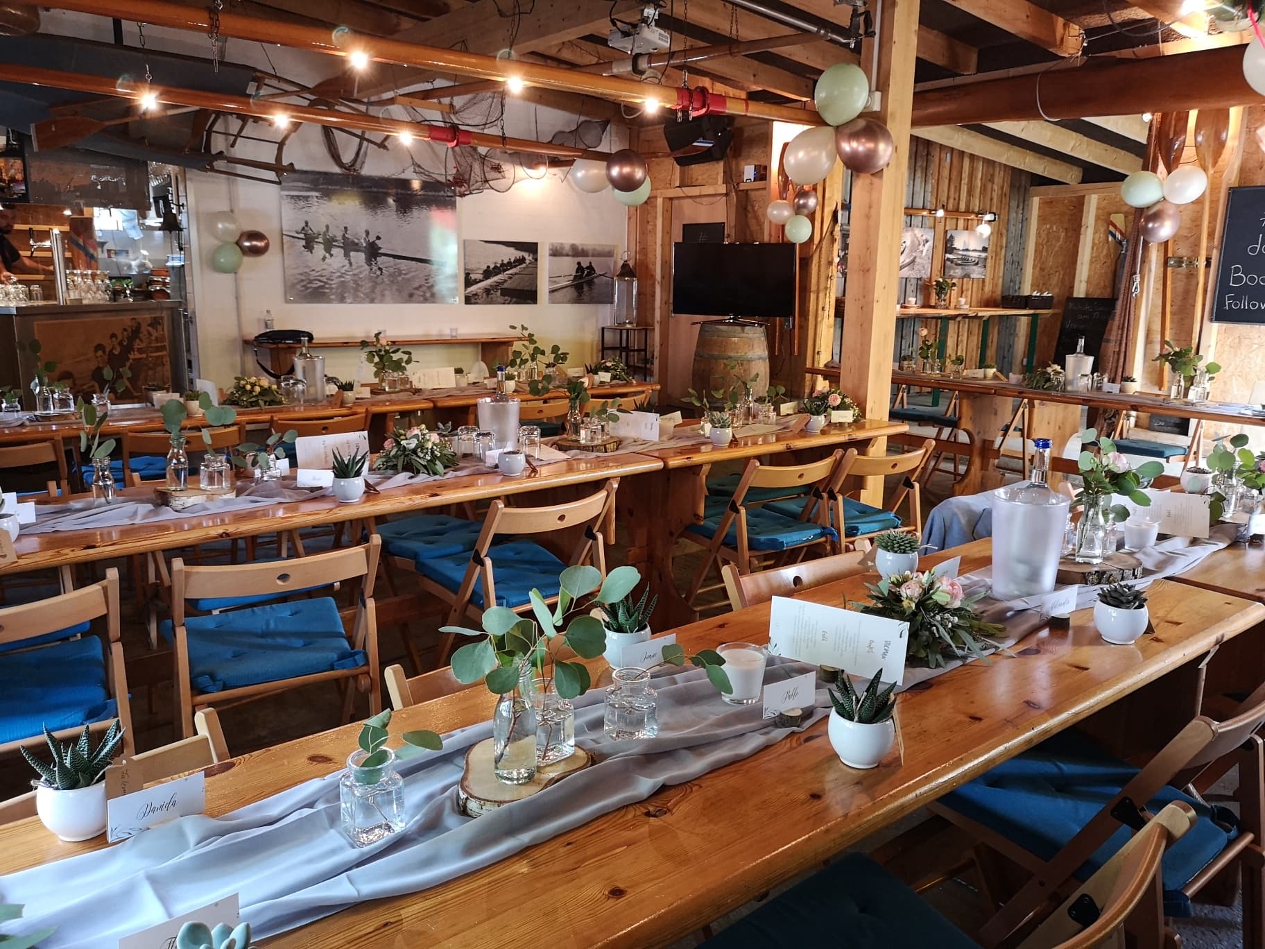 Das Bootshaus bietet sich an für ein Sommerfest, lockere Hochzeit, Geburtstagsfeier und Polterabende, private und geschäftliche Jubiläen, aber auch für ganzjährige Betriebsausflüge!