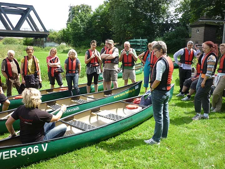 eine ausführliche Einweisung in die Paddeltechnik und in unser Kanurevier