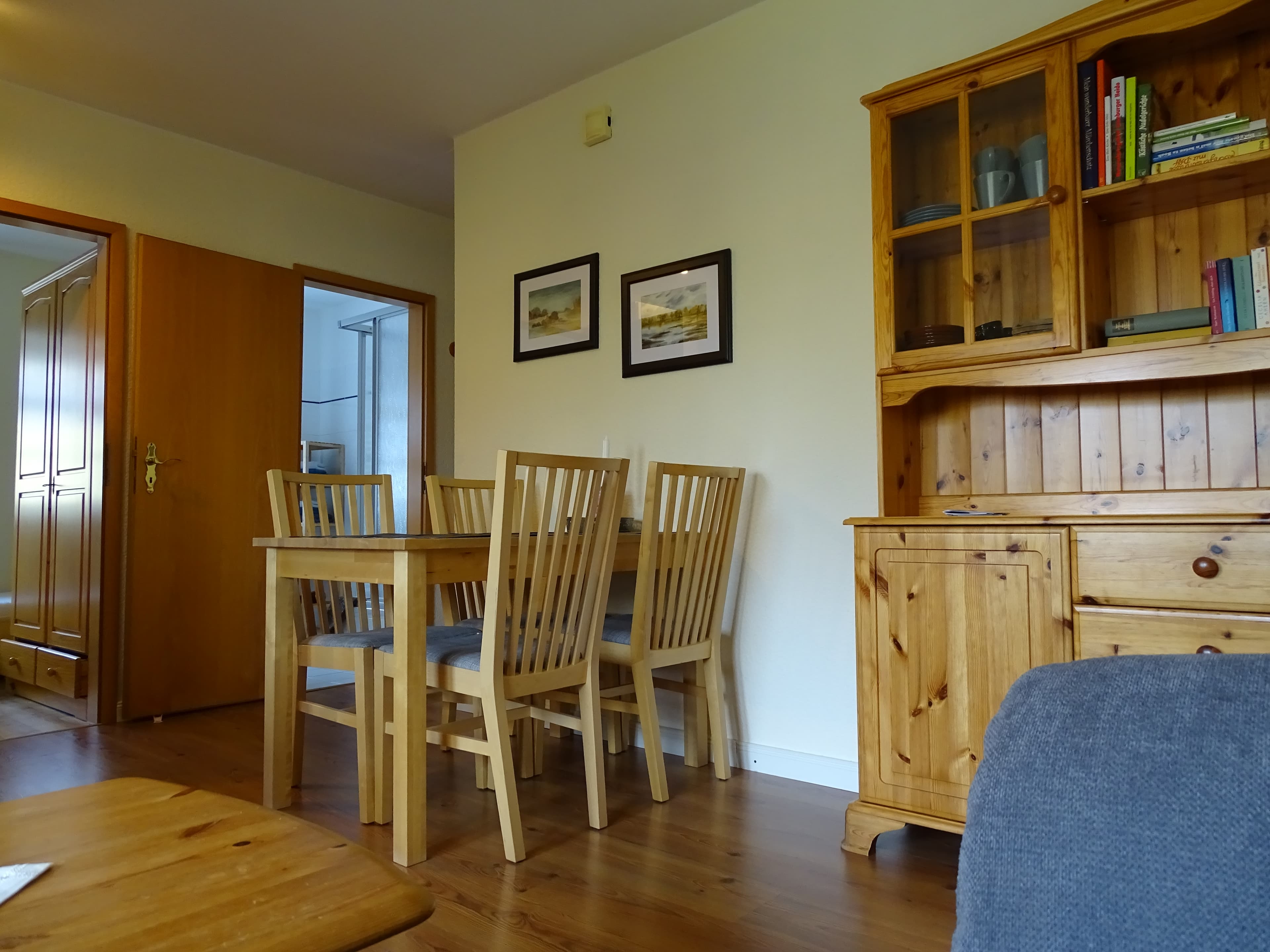 Essplatz in der Ferienwohnung Löwenzahn der Ferienwohnung Hedder in Bispingen