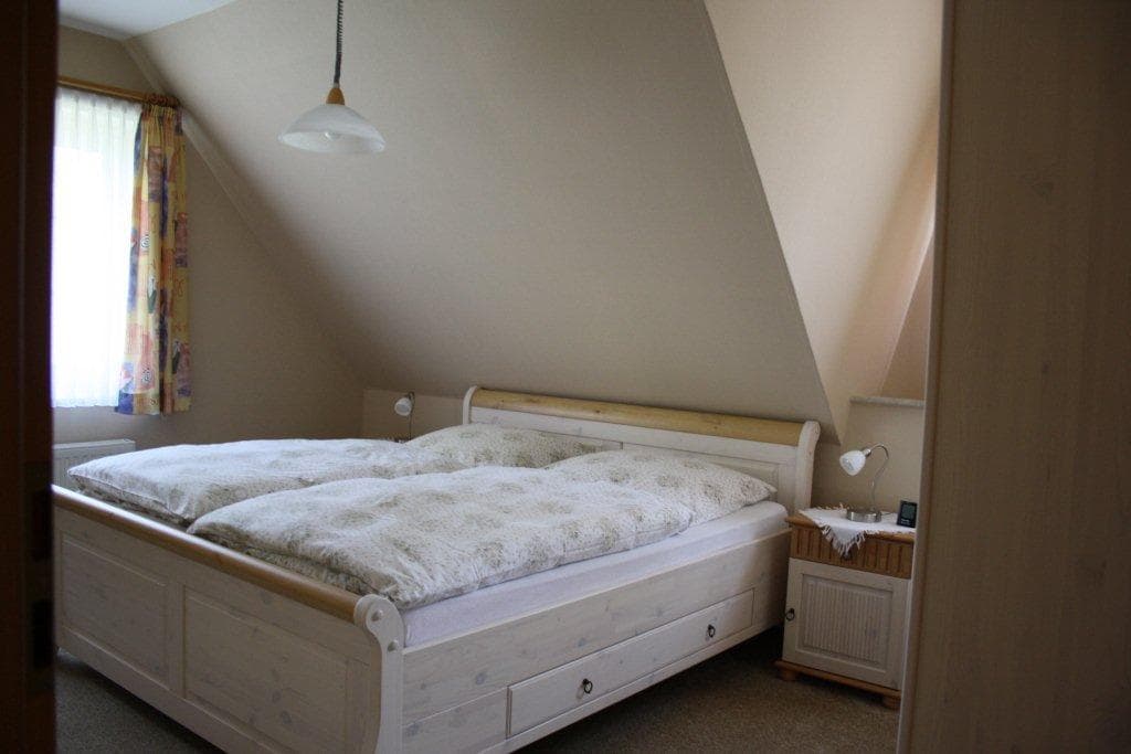 Schlafzimmer in der Ferienwohnung Mehrtens in Bispingen