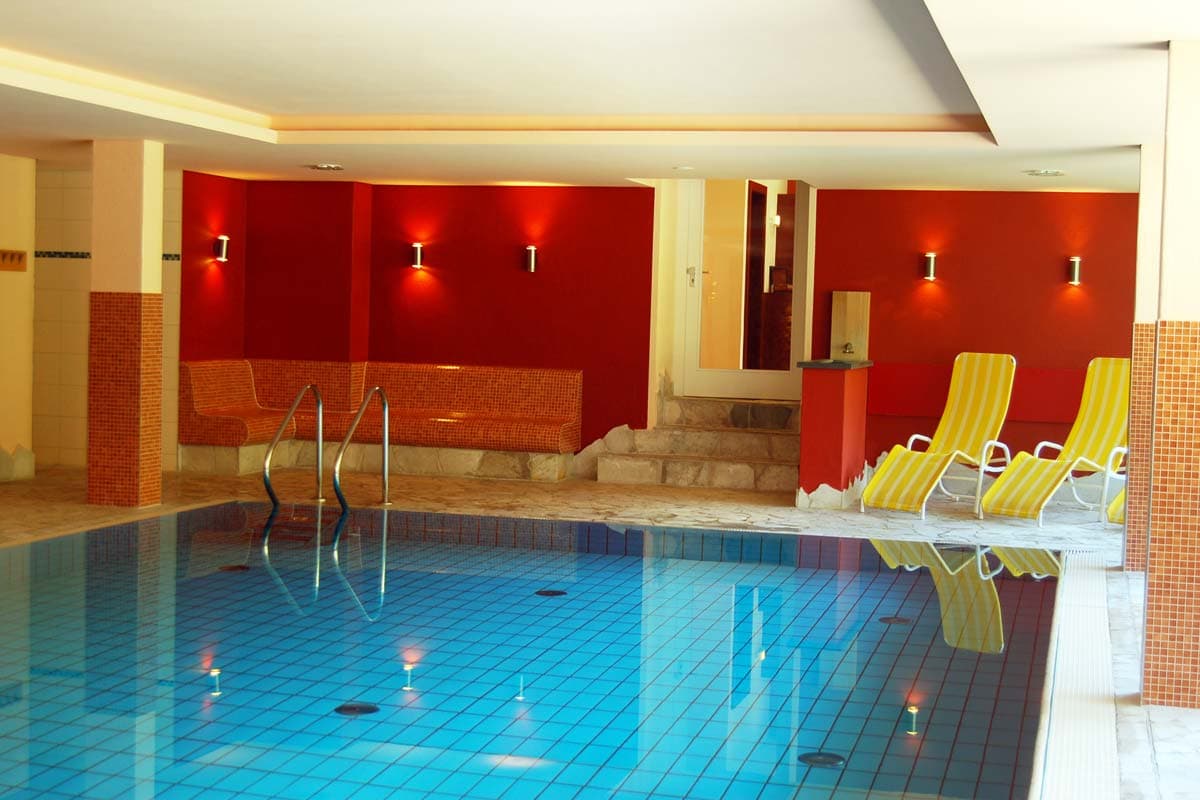 das hotel heide kröpke verfügt über ein schwimmbad