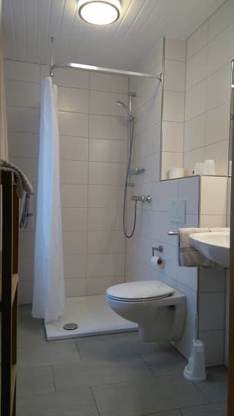 Badezimmer in dem Landgasthaus Tödter in Oldendorf (Luhe)