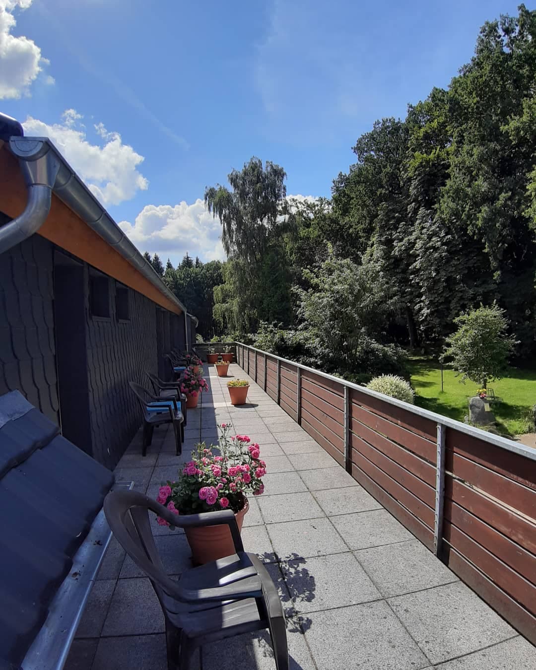 Gartenblick der Gasthaus-Pension "Im Rehwinkel" in Soltau