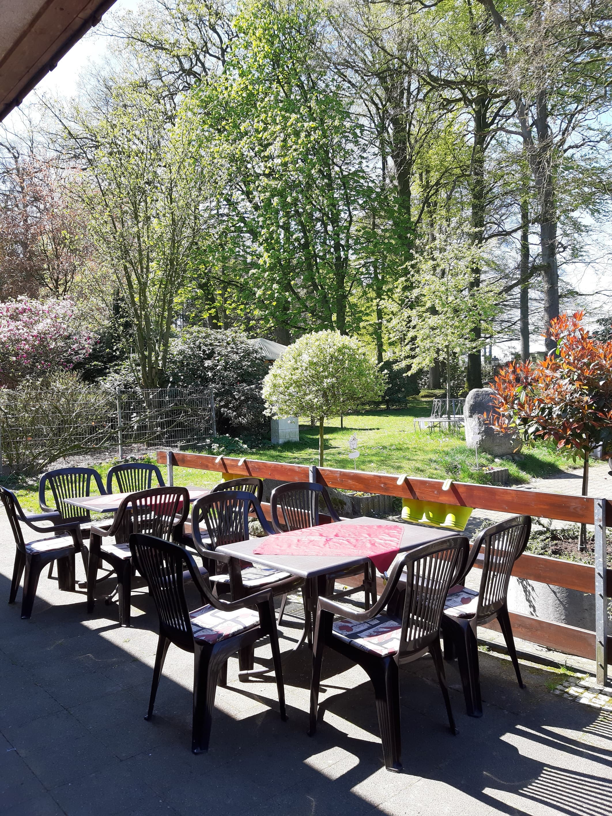 Terrasse des Restaurants in der Gasthaus-Pension "Im Rehwinkel" in Soltau