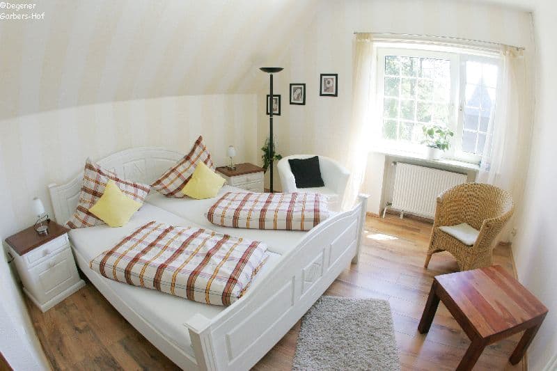 Schlafzimmer in der Ferienwohnung Garbers-Hof in Undeloh