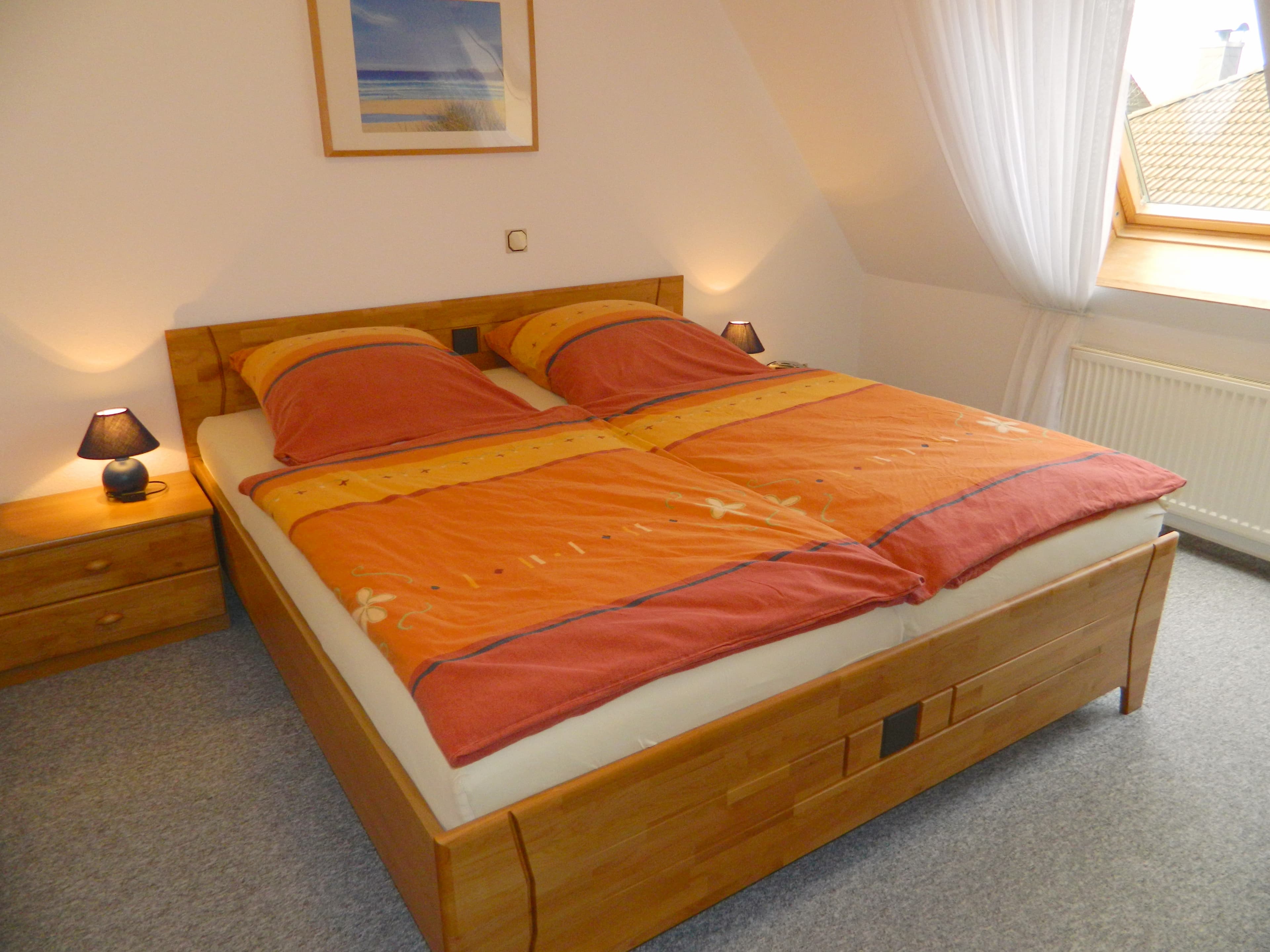 Das Schlafzimmer in der Ferienwohnung Heidegeist in Neuenkirchen