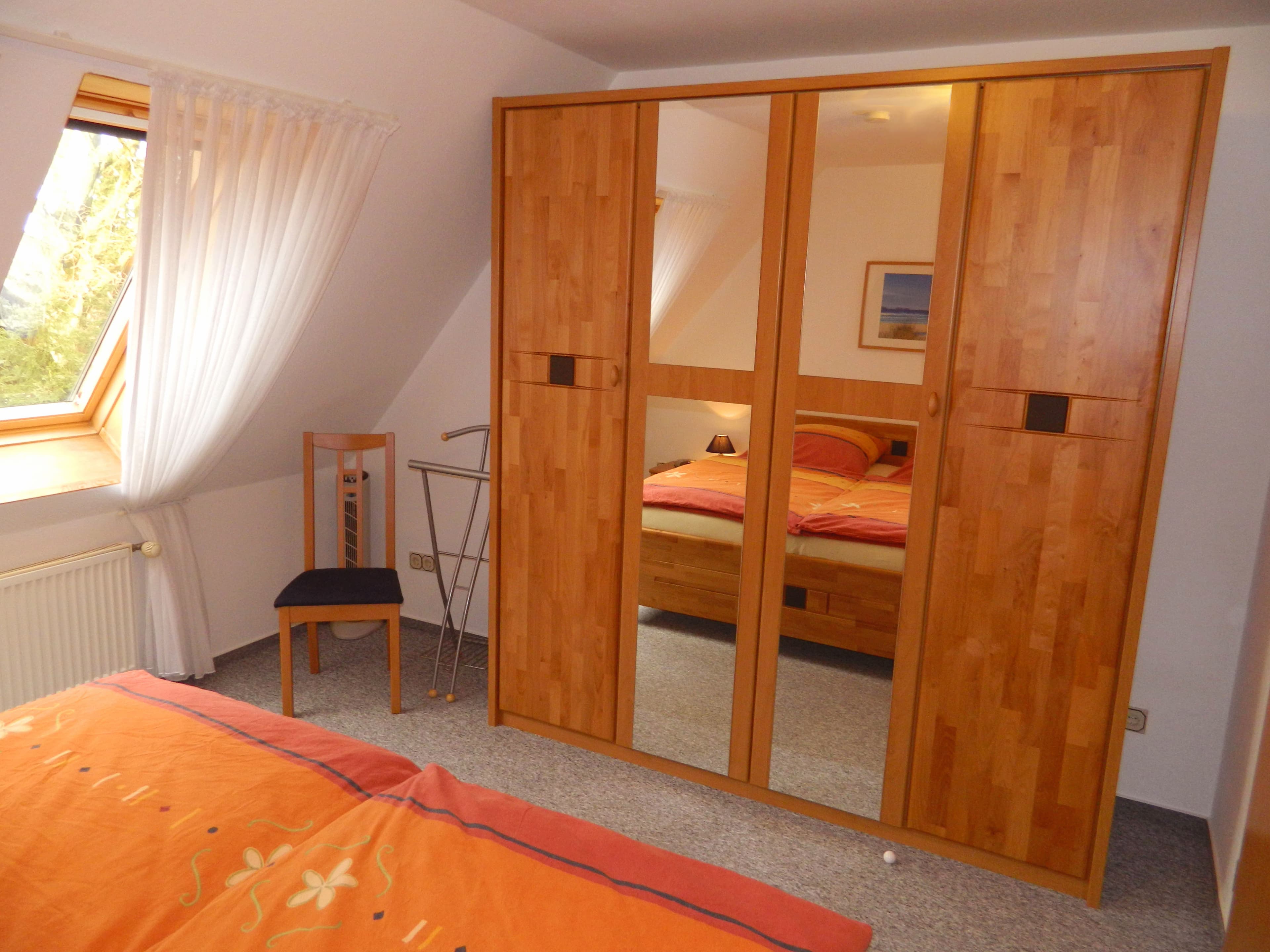 Das Schlafzimmer in der Ferienwohnung Heidegeist in Neuenkirchen