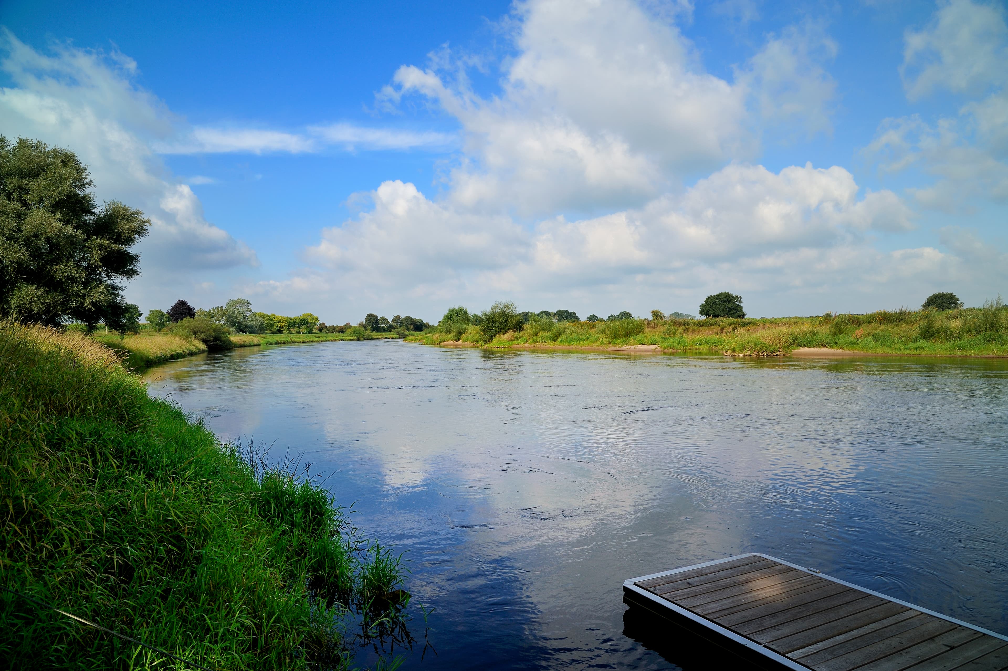 Der Bootsanleger direkt vor dem Hotel Allerhof in Frankenfeld
