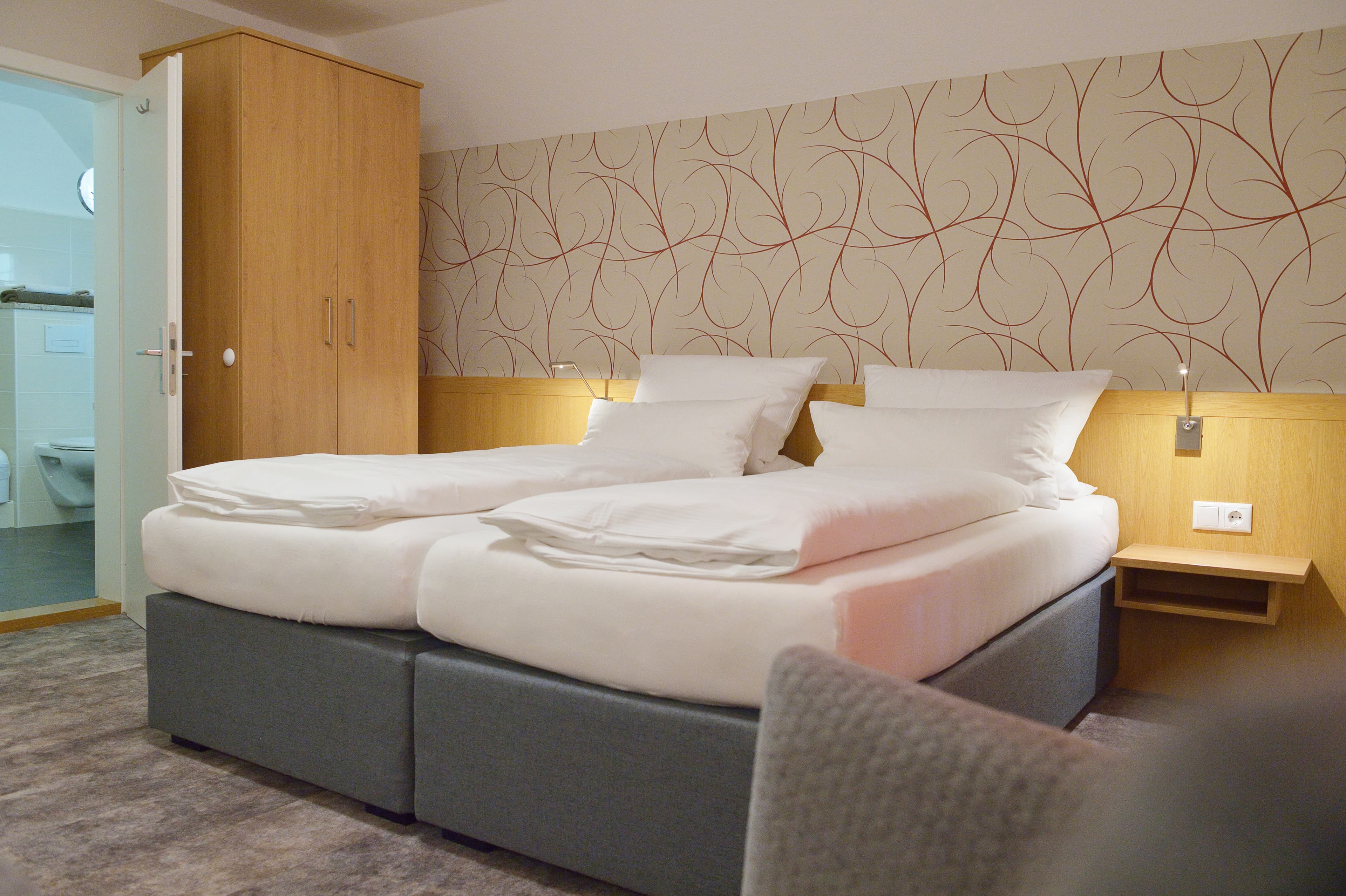 Doppelzimmer 12 in dem Nebenhaus des Hotels Allerhof in Frankenfeld