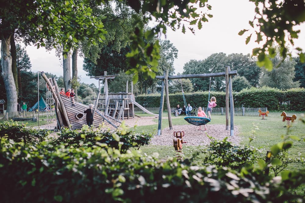 Campingpark Südheide hat einen tollen Spielplatz für KinderCampingpark Südheide has a great playground for childrenCampingpark Südheide har en stor legeplads til børnCampingpark Südheide heeft een geweldige speeltuin voor kinderen