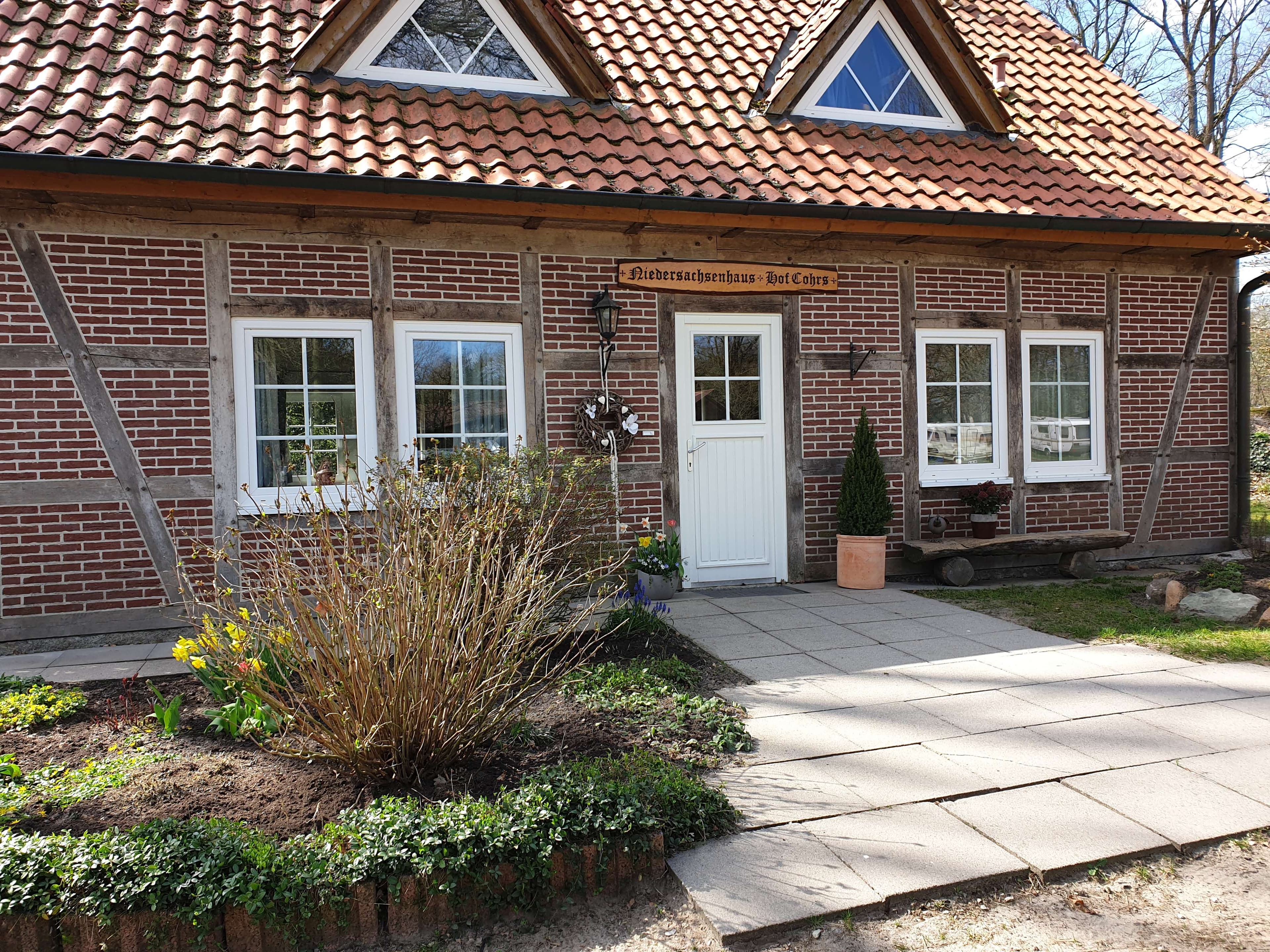 Niedersachsenhaus des Reiter- und Ferienhof Cohrs in BispingenLower Saxony House of the Cohrs Riding and Holiday Farm in BispingenNiedersachsen House of the Cohrs ride- og feriegård i BispingenNedersaksen Huis van de Cohrs manege en vakantieboerderij in Bispingen
