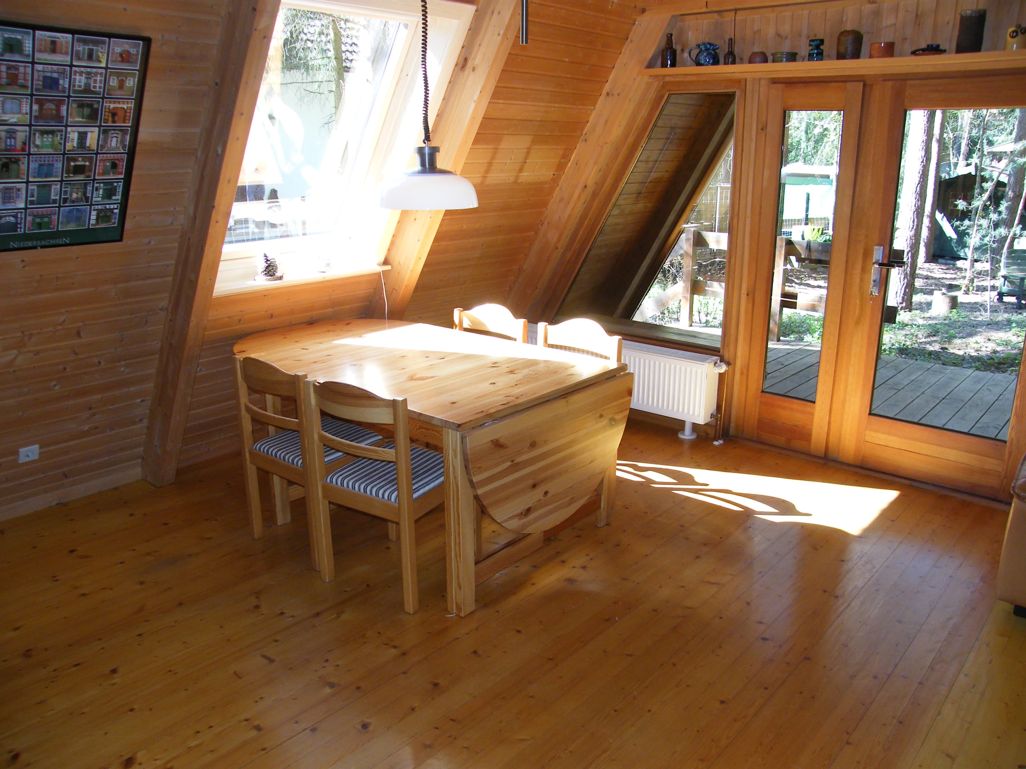 Esstisch im Wohnzimmer