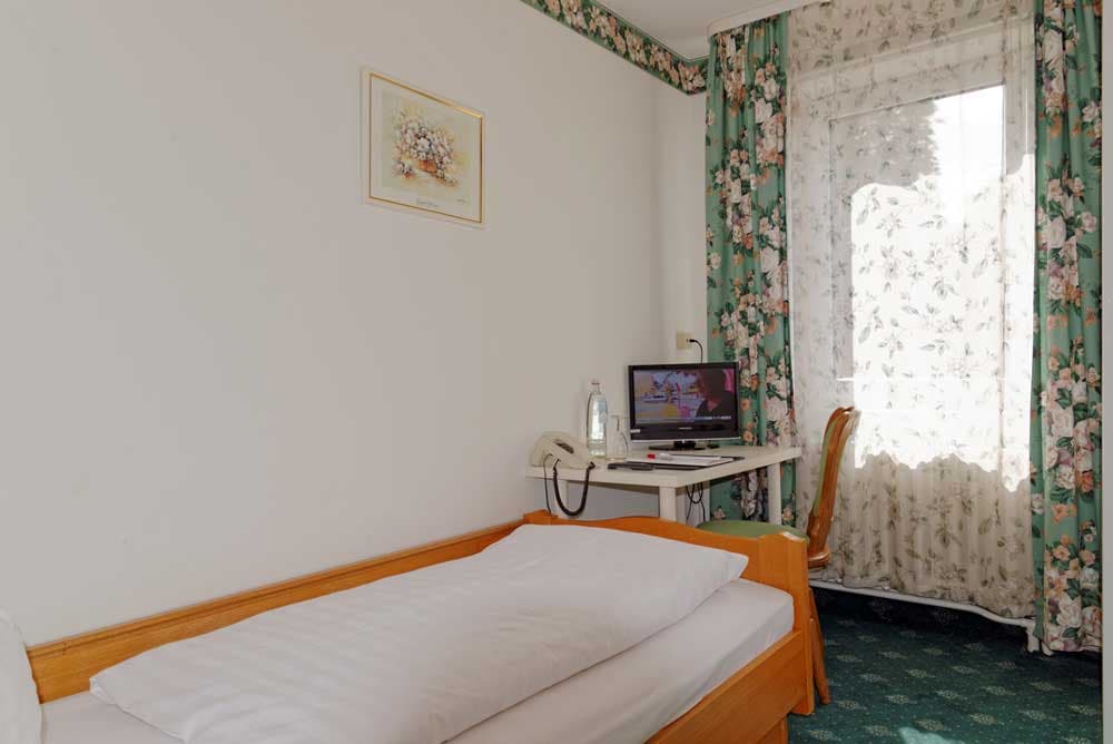Standard-Einzelzimmer 2 Landhotel Michaelishof