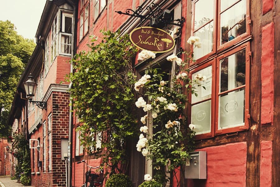 Außenansicht Bed & Breakfast SahaRa LüneburgExterior view Bed & Breakfast SahaRa LüneburgUdsigt udefra Bed & Breakfast SahaRa LüneburgBuitenaanzicht Bed & Breakfast SahaRa Lüneburg