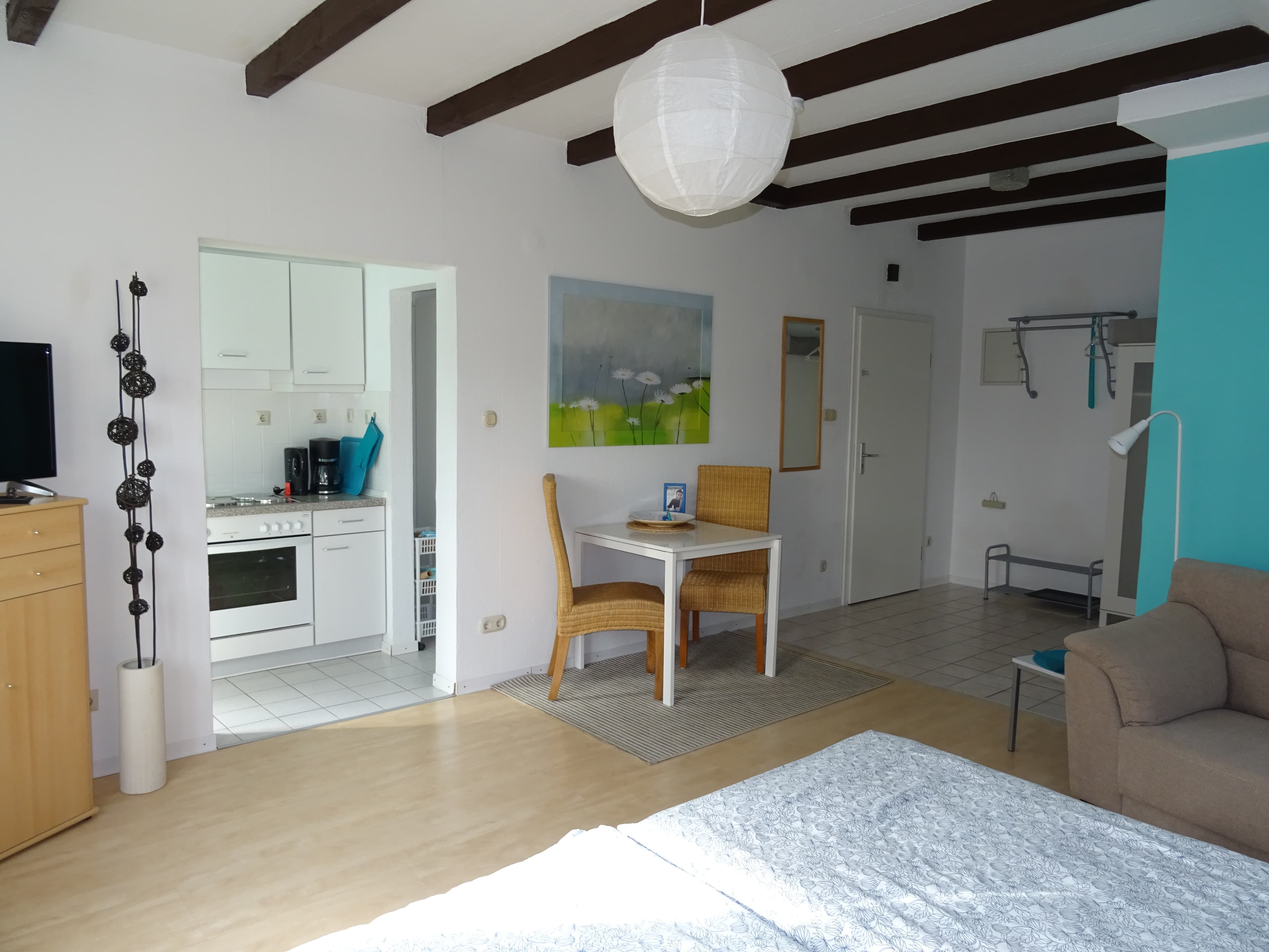 Esstisch in dem Apartment 2 des Scharnebecker Gästehauses in Scharnebeck