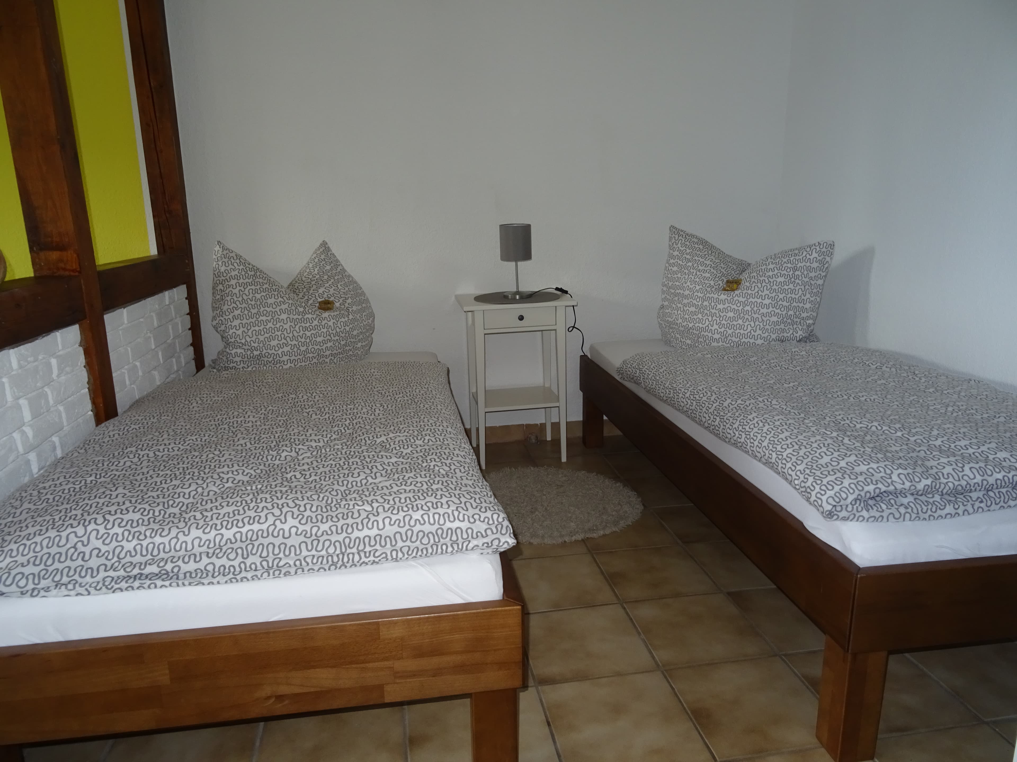 Betten in dem Apartment 5 des Scharnebecker Gästehauses in Scharnebeck